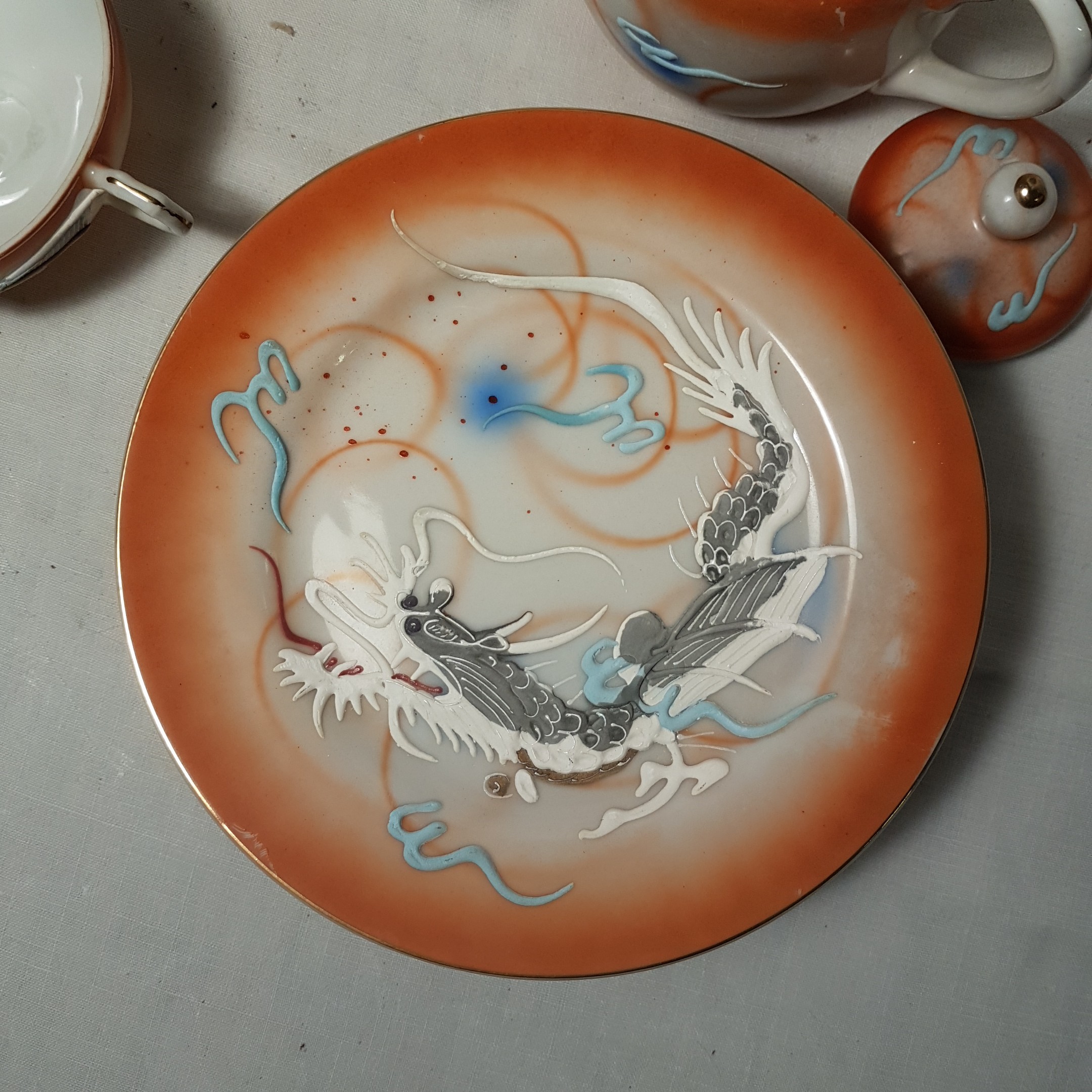 Voir photo 9 de Service à thé vintage japonais Dragonware 6 tasses en porcelaine Service à thé vintage japonais Dragonware 6 tasses en porcelaine reconditionné photo 9