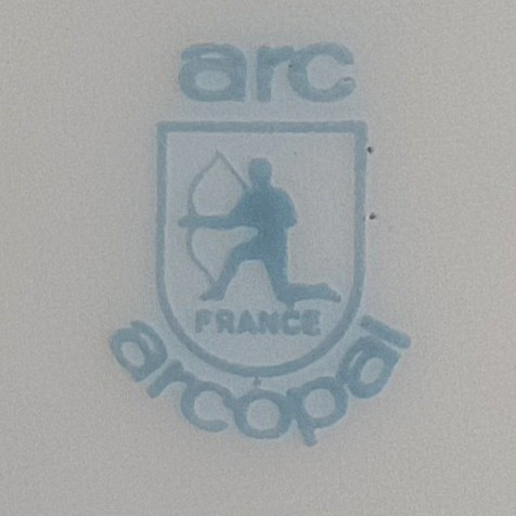 Voir photo 3 de Service Arcopal France décor floral bleu – 6 assiettes creuses et un plat Service Arcopal France décor floral bleu – 6 assiettes creuses et un plat Bon état reconditionné photo 3
