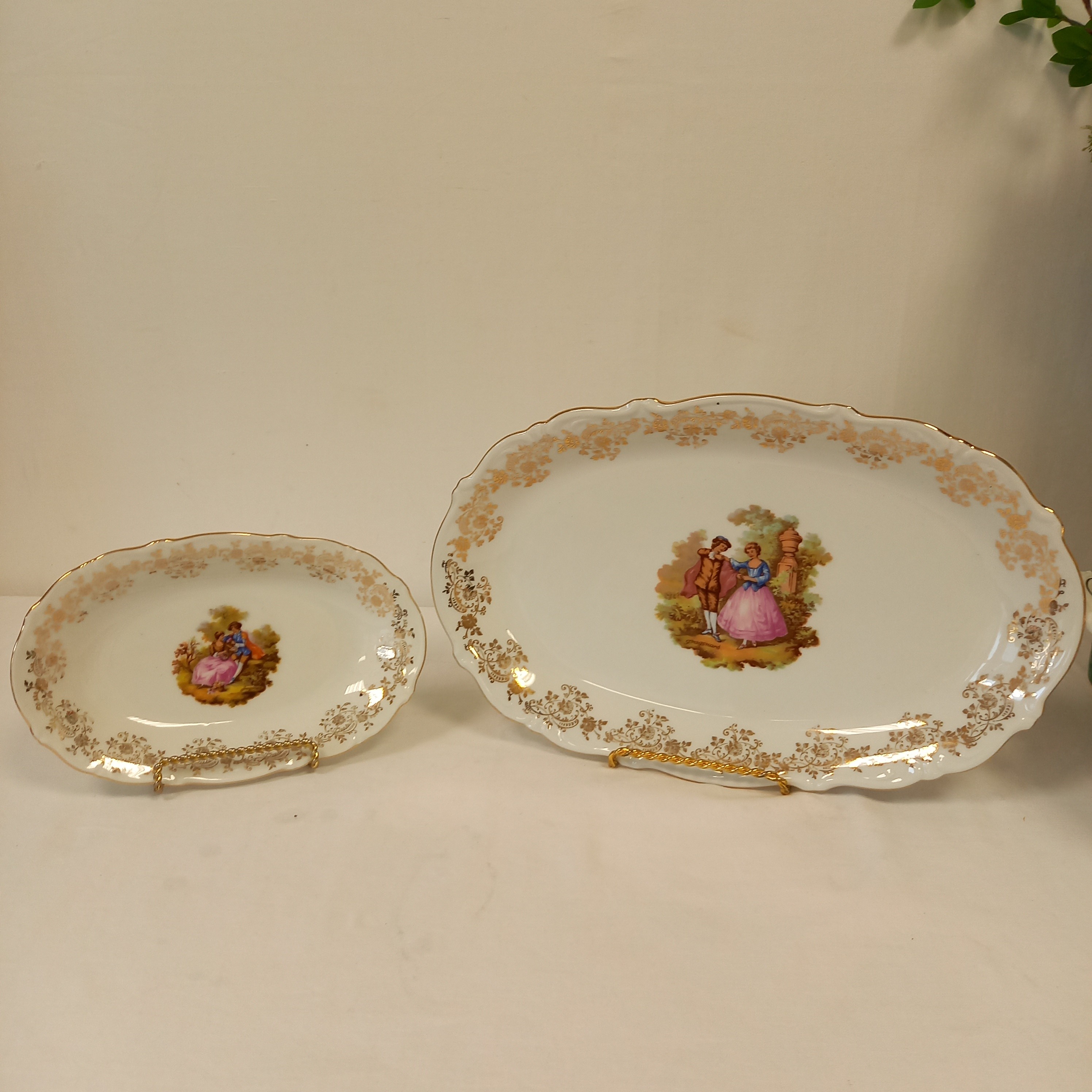 Voir photo 2 de Service de 4 pièces soupière, plateau et saladier de couple de cour Fragonard / Motif Fragonard / Porcelaine Winterling Service de 4 pièces soupière, plateau et saladier de couple de cour Fragonard / Motif Fragonard / Porcelaine Winterling Bon état reconditionné photo 2