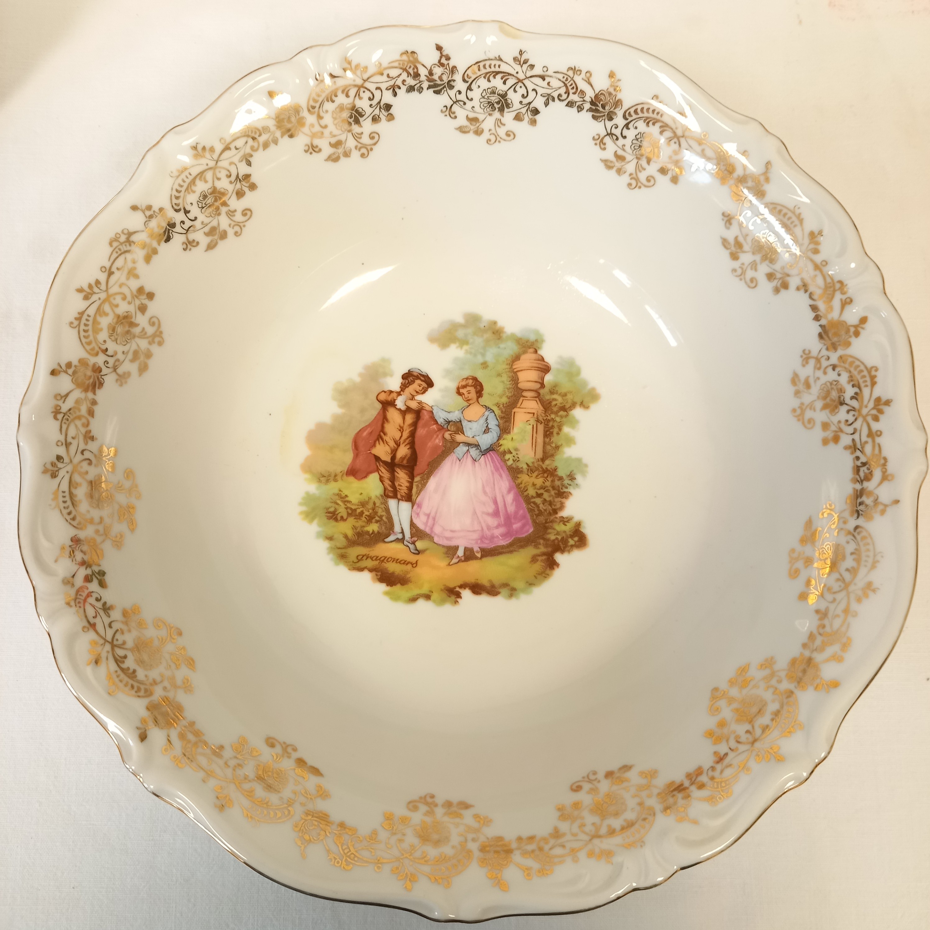 Voir photo 4 de Service de 4 pièces soupière, plateau et saladier de couple de cour Fragonard / Motif Fragonard / Porcelaine Winterling Service de 4 pièces soupière, plateau et saladier de couple de cour Fragonard / Motif Fragonard / Porcelaine Winterling Bon état reconditionné photo 4