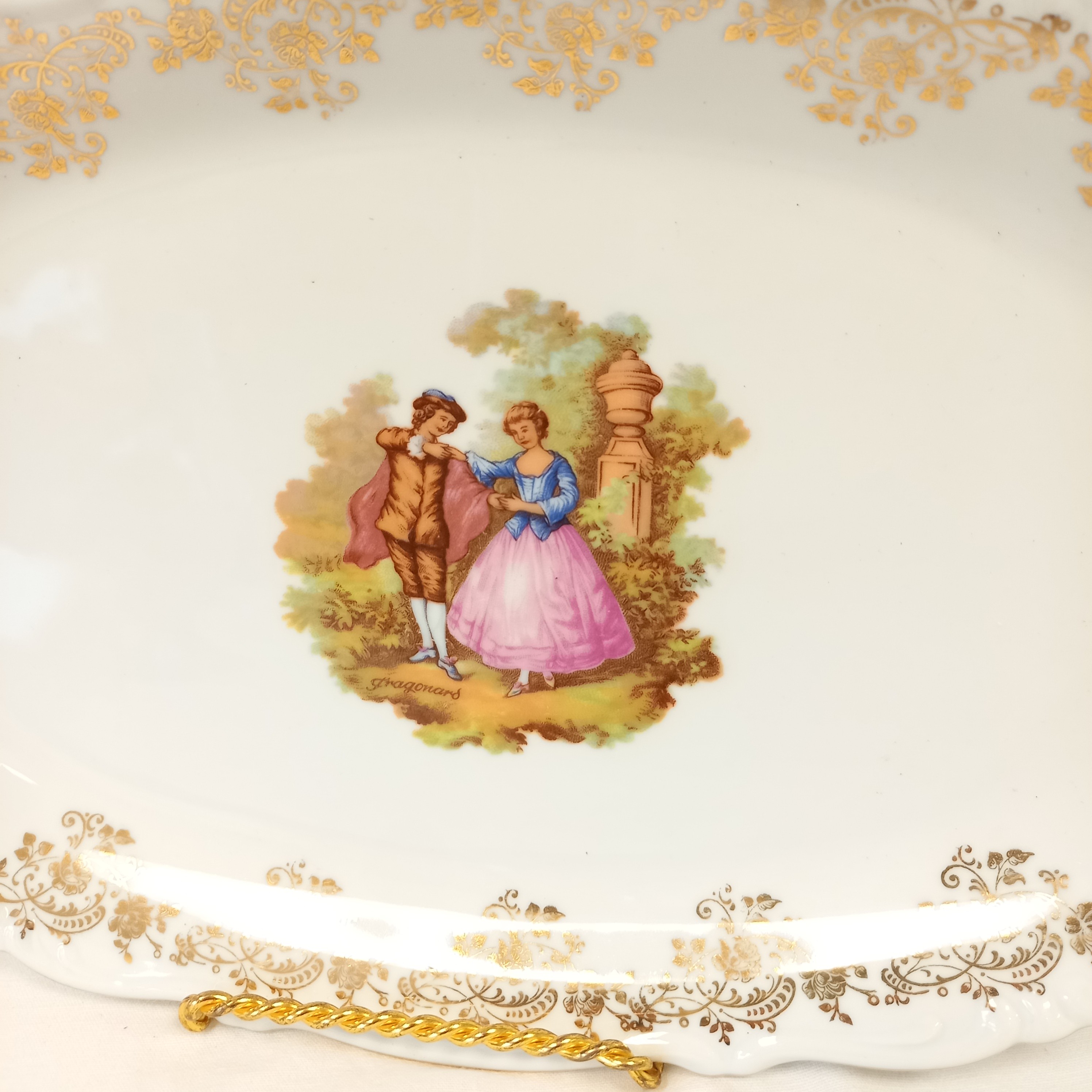 Voir photo 8 de Service de 4 pièces soupière, plateau et saladier de couple de cour Fragonard / Motif Fragonard / Porcelaine Winterling Service de 4 pièces soupière, plateau et saladier de couple de cour Fragonard / Motif Fragonard / Porcelaine Winterling Bon état reconditionné photo 8