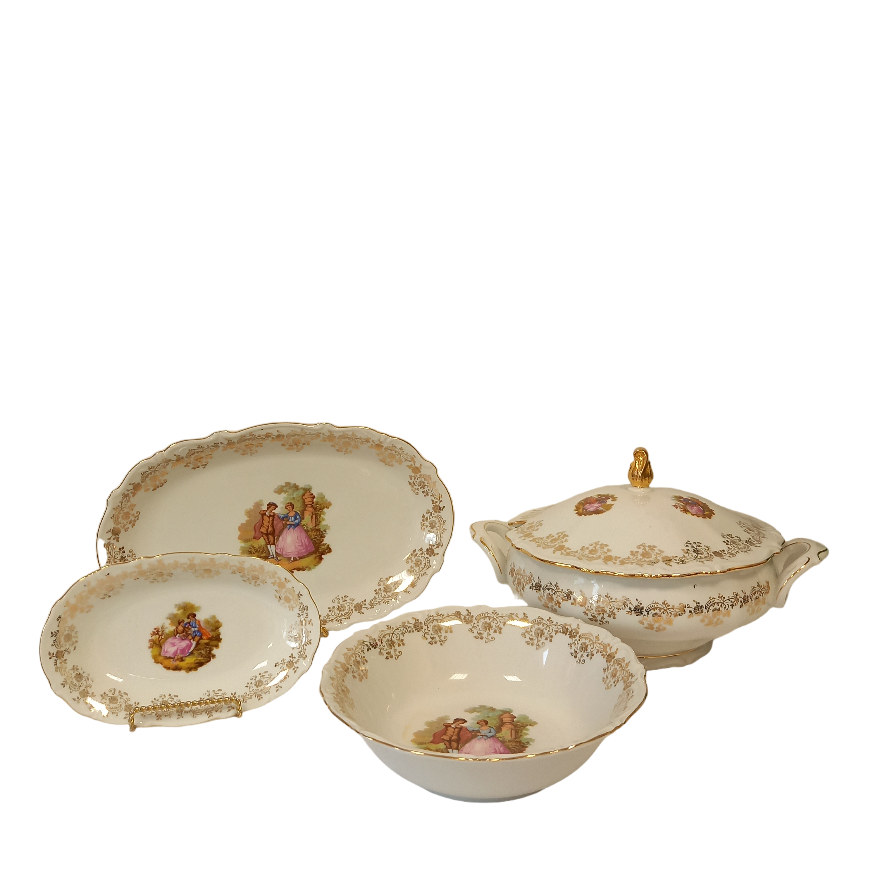 Service de 4 pièces soupière, plateau et saladier de couple de cour Fragonard / Motif Fragonard / Porcelaine Winterling Bon état - 60,00 € Service de 4 pièces soupière, plateau et saladier de couple de cour Fragonard / Motif Fragonard / Porcelaine Winterling Bon état reconditionné disponible sur Label Emmaüs