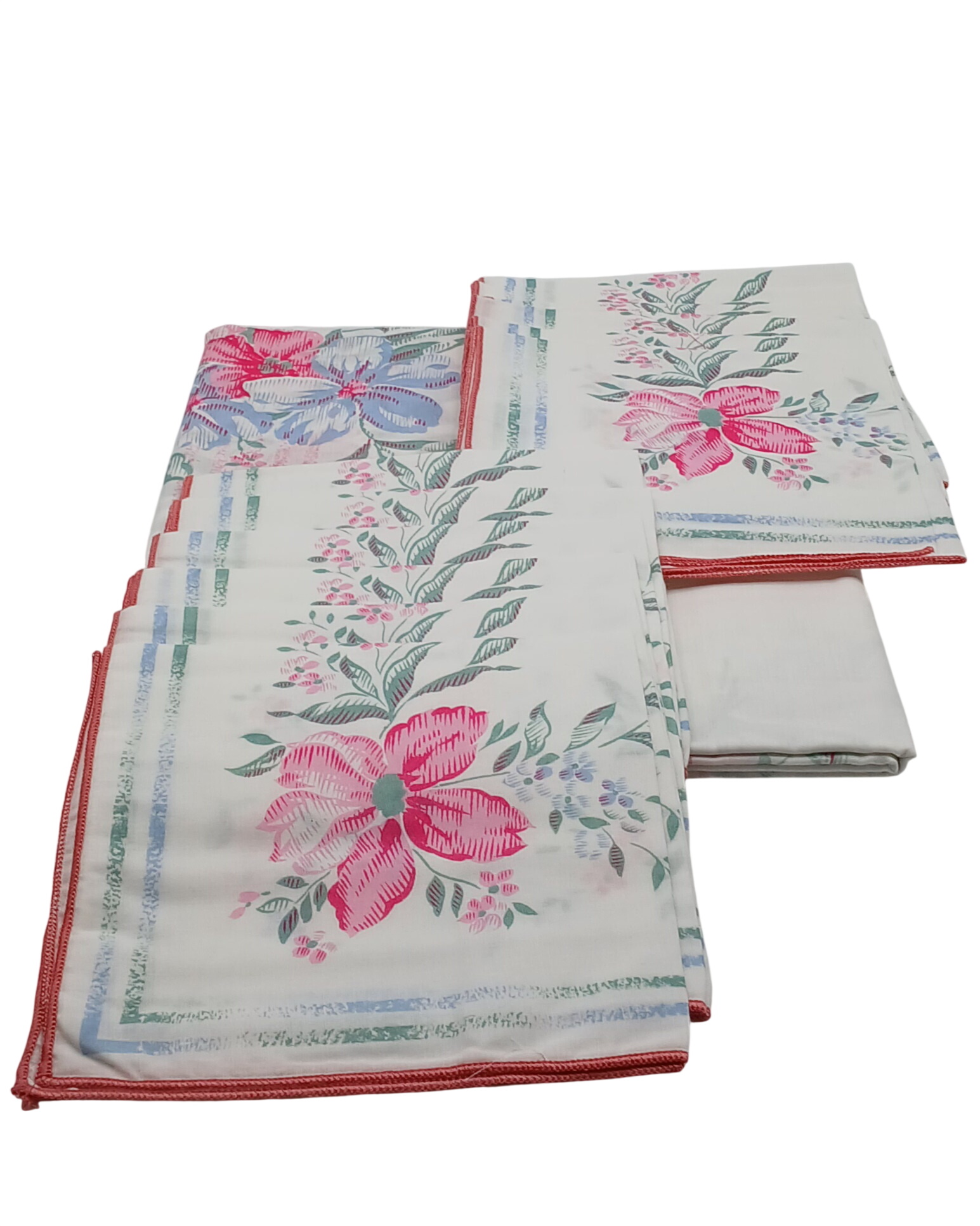 Service de table - 12 serviettes et une nappe en tissus - Blanche à motif fleuris - Made in Italie Très bon état - 12,45 € Service de table - 12 serviettes et une nappe en tissus - Blanche à motif fleuris - Made in Italie Très bon état reconditionné disponible sur Label Emmaüs
