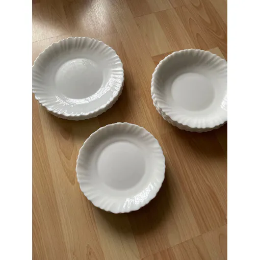 Service De Table Assiettes Arc Blanches. Bon état reconditionné disponible sur Rakuten