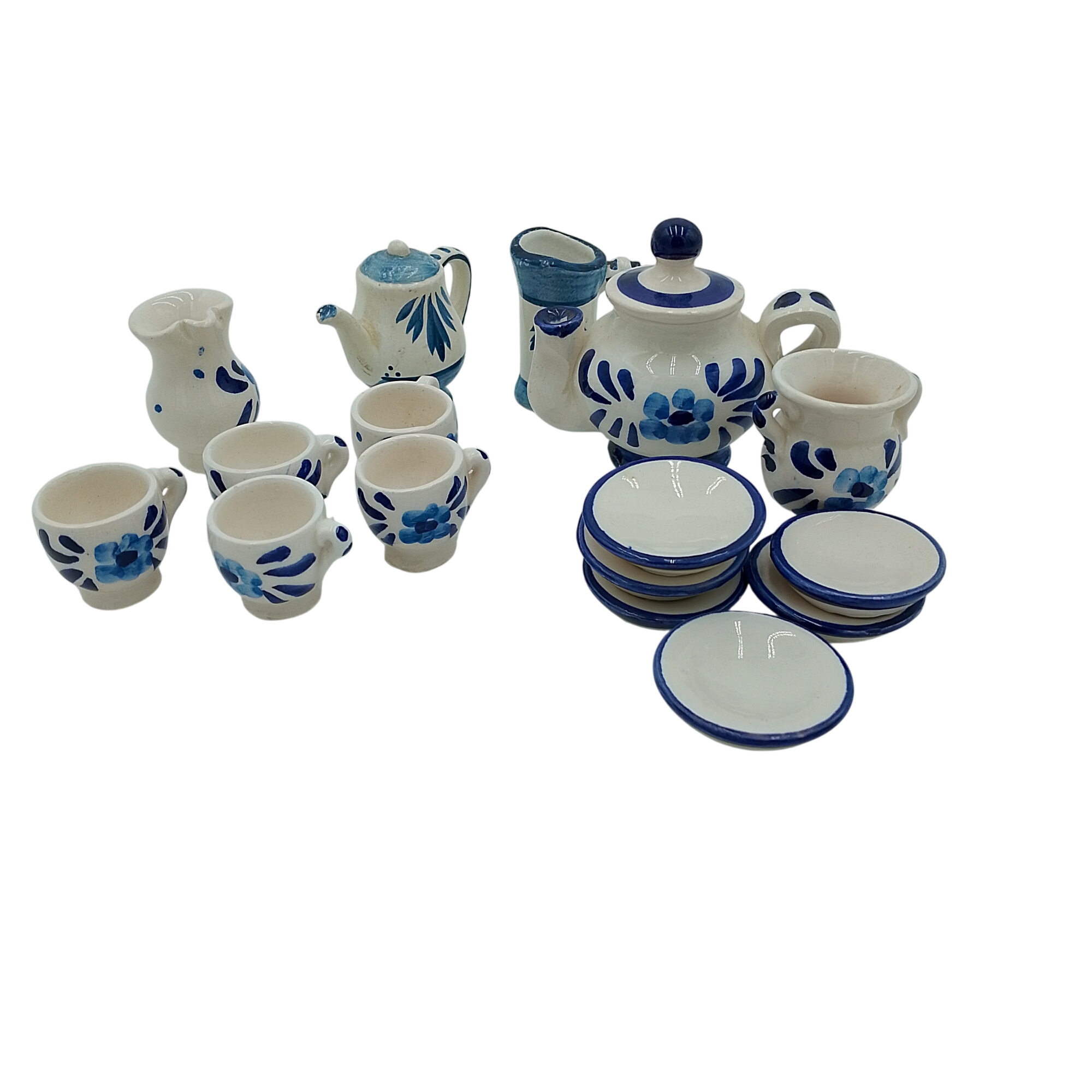 Service Porcelaine miniature "Talavera" Bon état - 70,00 € Service Porcelaine miniature "Talavera" Bon état reconditionné disponible sur Label Emmaüs
