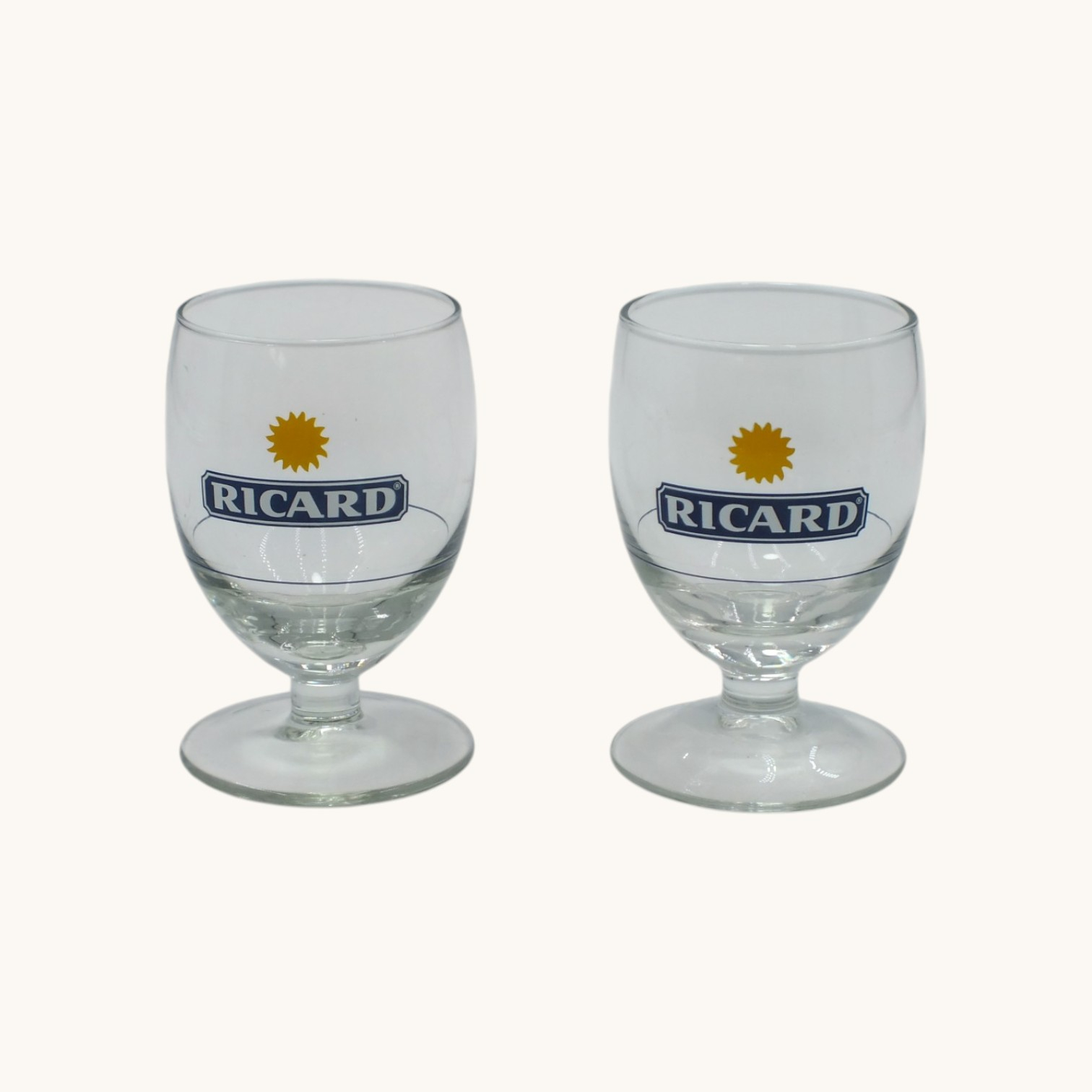 Voir photo 3 de Service Ricard vintage — carafe décanteur + 2 verres estampillés soleil, déco bar Service Ricard vintage — carafe décanteur + 2 verres estampillés soleil, déco bar Parfait état reconditionné photo 3