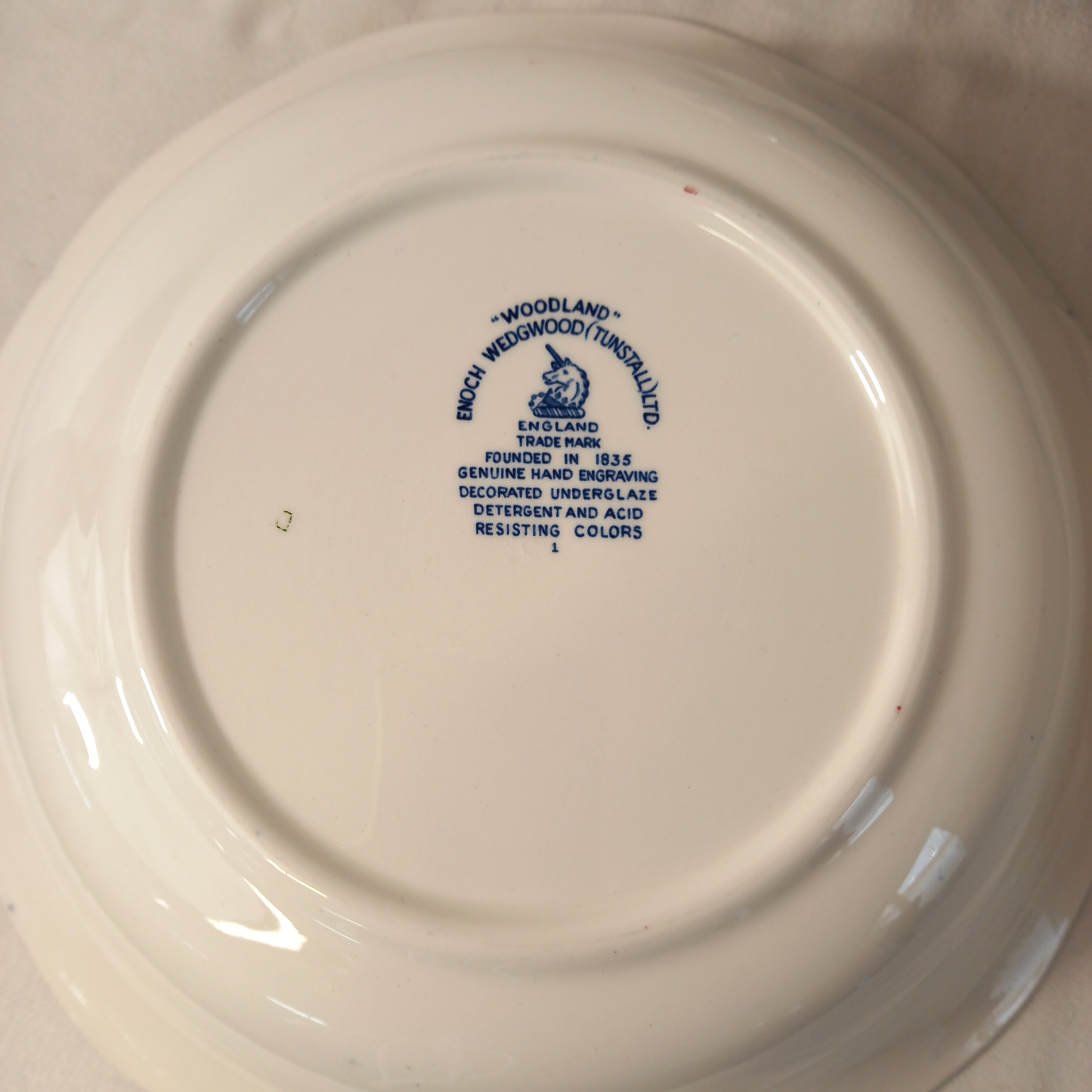 Voir photo 13 de Service VINTAGE en faience anglaise (une soupière, une saucière, un saladier et un plat), de la manufacture Enoch Wedgwood (Tunstall) Ltd, modèles "Woodland" Service VINTAGE en faience anglaise (une soupière, une saucière, un saladier et un plat), de la manufacture Enoch Wedgwood (Tunstall) Ltd, modèles "Woodland" Très bon état reconditionné photo 13