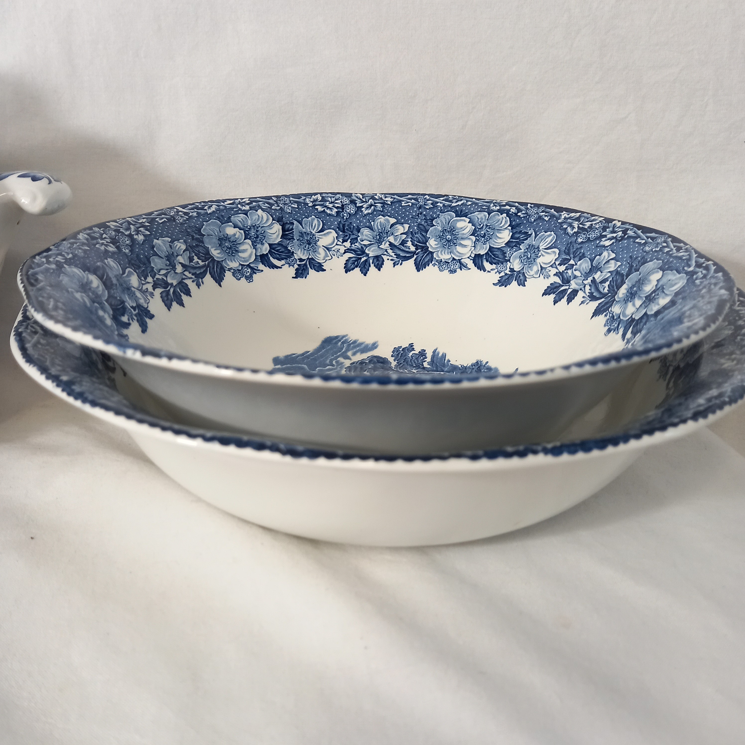 Voir photo 14 de Service VINTAGE en faience anglaise (une soupière, une saucière, un saladier et un plat), de la manufacture Enoch Wedgwood (Tunstall) Ltd, modèles "Woodland" Service VINTAGE en faience anglaise (une soupière, une saucière, un saladier et un plat), de la manufacture Enoch Wedgwood (Tunstall) Ltd, modèles "Woodland" Très bon état reconditionné photo 14