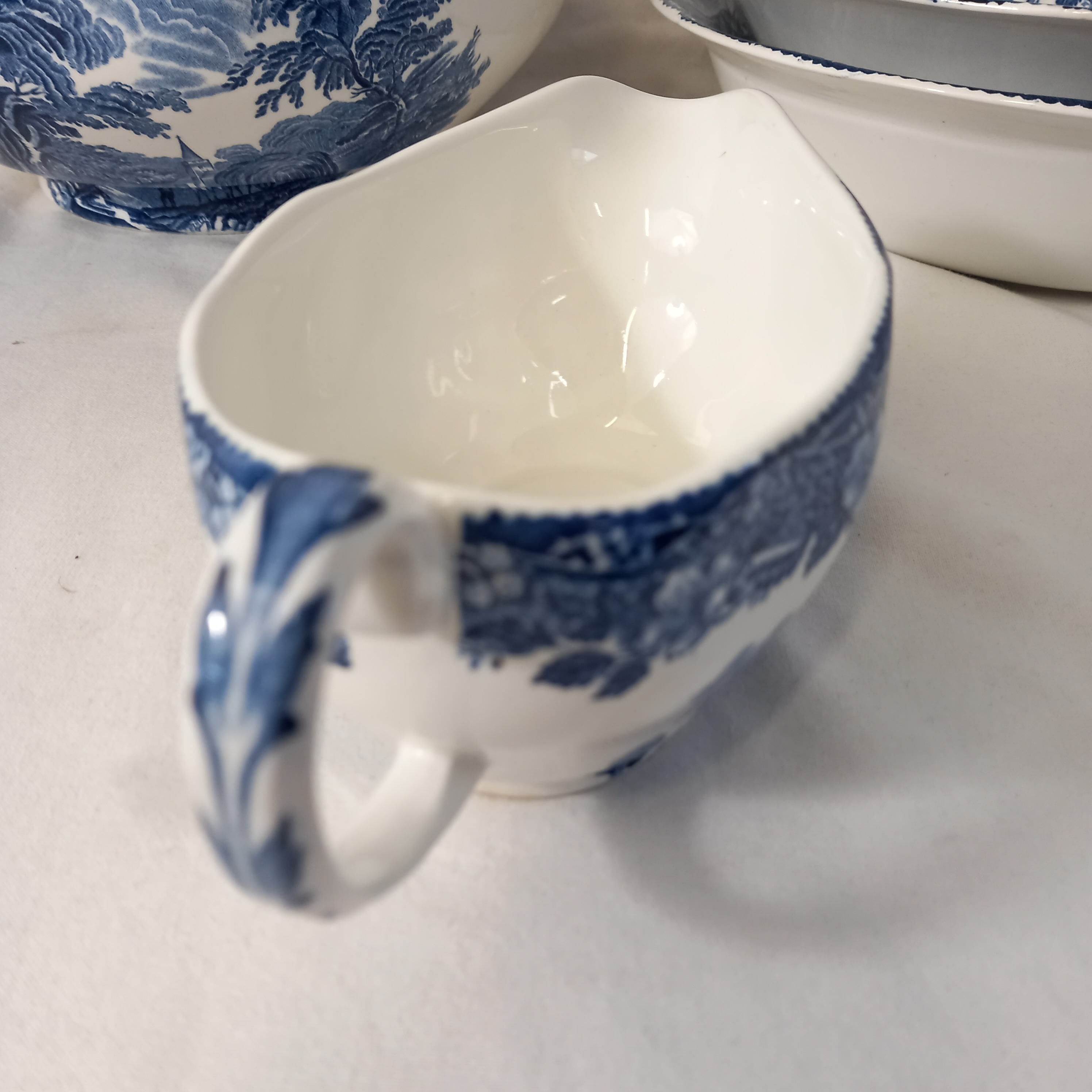 Voir photo 8 de Service VINTAGE en faience anglaise (une soupière, une saucière, un saladier et un plat), de la manufacture Enoch Wedgwood (Tunstall) Ltd, modèles "Woodland" Service VINTAGE en faience anglaise (une soupière, une saucière, un saladier et un plat), de la manufacture Enoch Wedgwood (Tunstall) Ltd, modèles "Woodland" Très bon état reconditionné photo 8