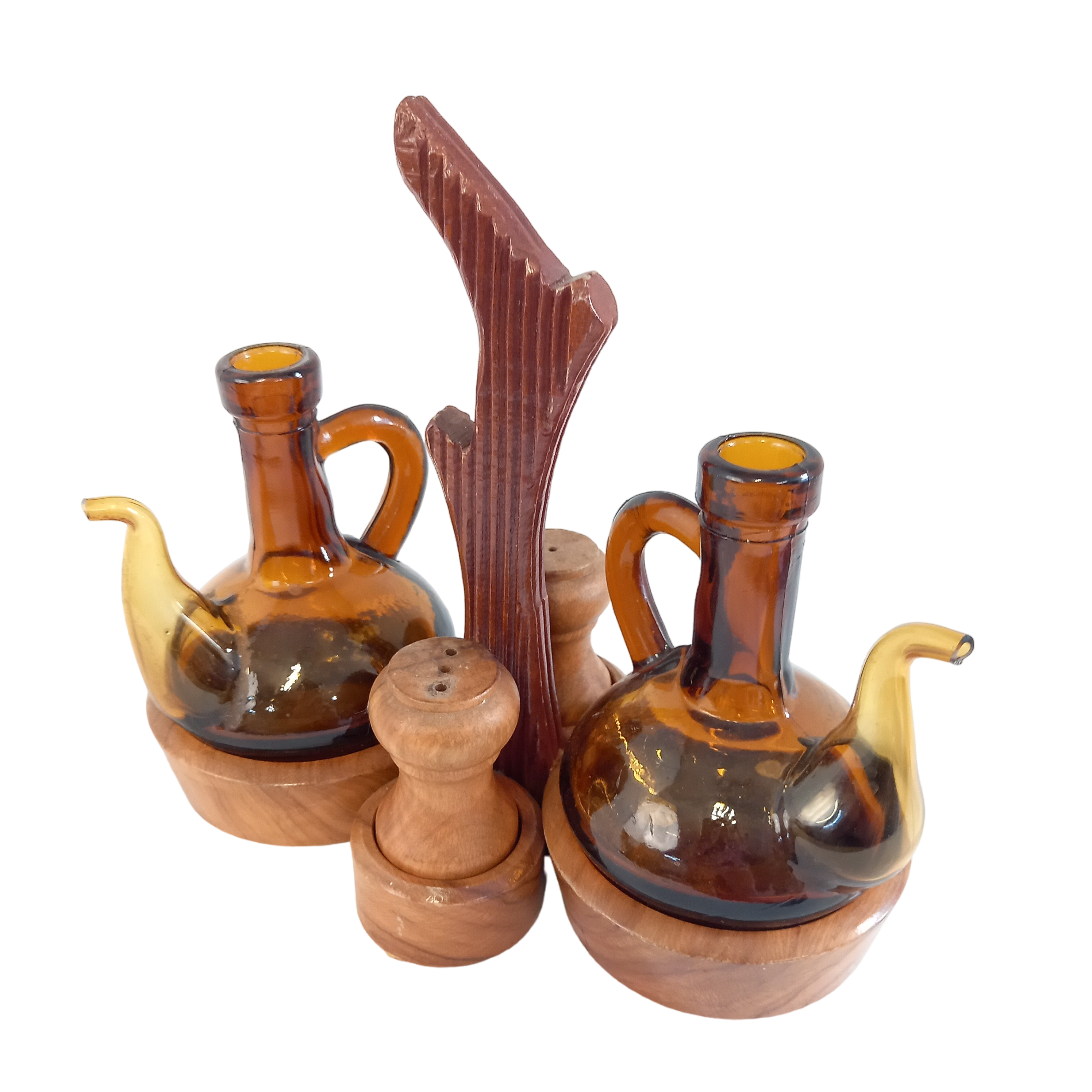 Serviteur en bois, salière, poivrière, huilière et vinaigrière Bon état - 16,00 € Serviteur en bois, salière, poivrière, huilière et vinaigrière Bon état reconditionné disponible sur Label Emmaüs