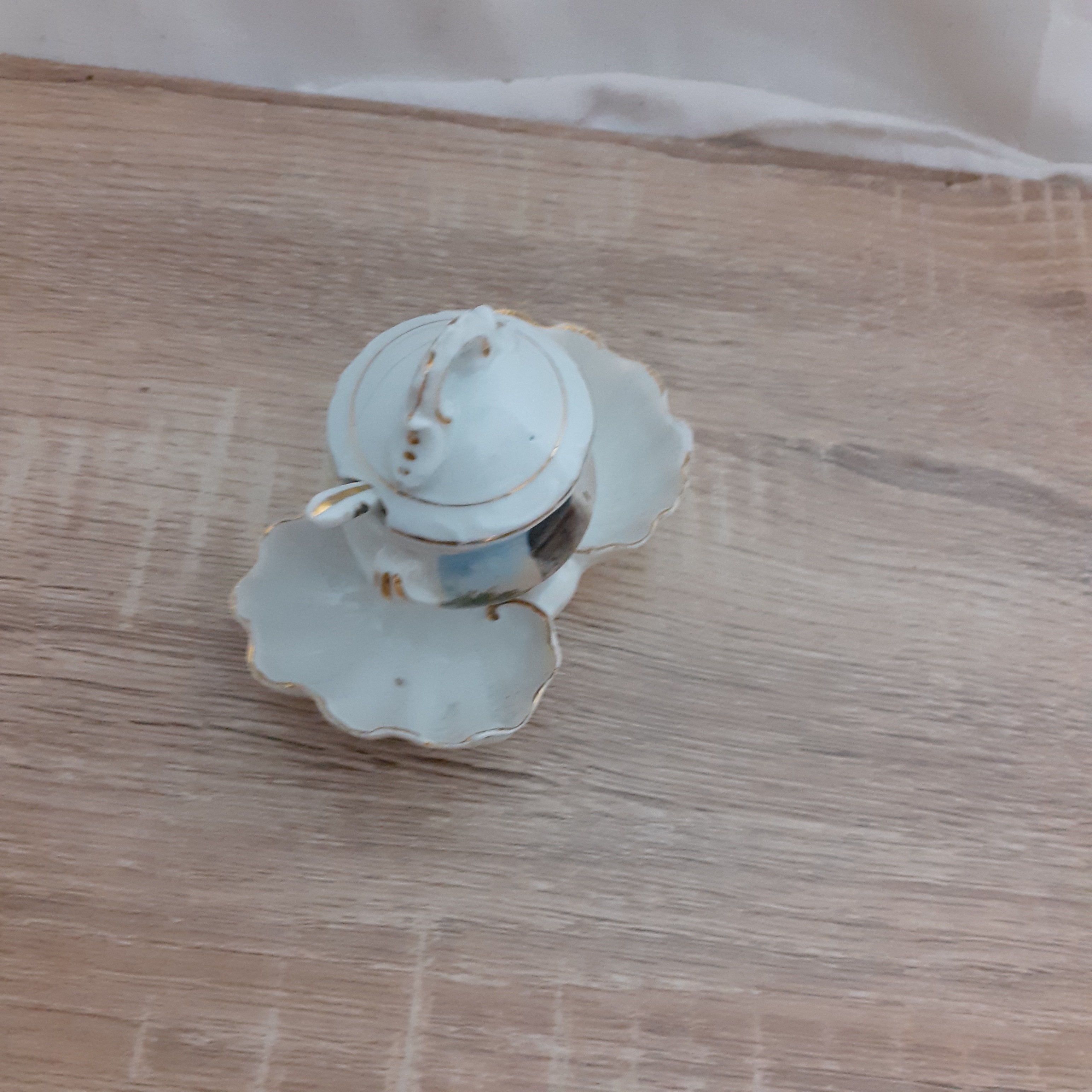 Voir photo 2 de Serviteur en porcelaine pour sel, poivre et moutarde ( image de st Cast) Serviteur en porcelaine pour sel, poivre et moutarde ( image de st Cast) Bon état reconditionné photo 2