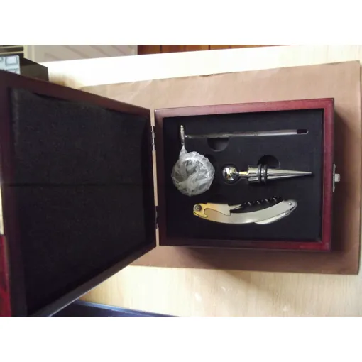 Set A Vin 4 Accessoires occasion reconditionné disponible sur Rakuten