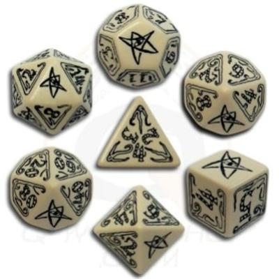 Set de Des Call of Cthulhu Beige & Noir État correct Chaosium Inc. reconditionné disponible sur Fnac