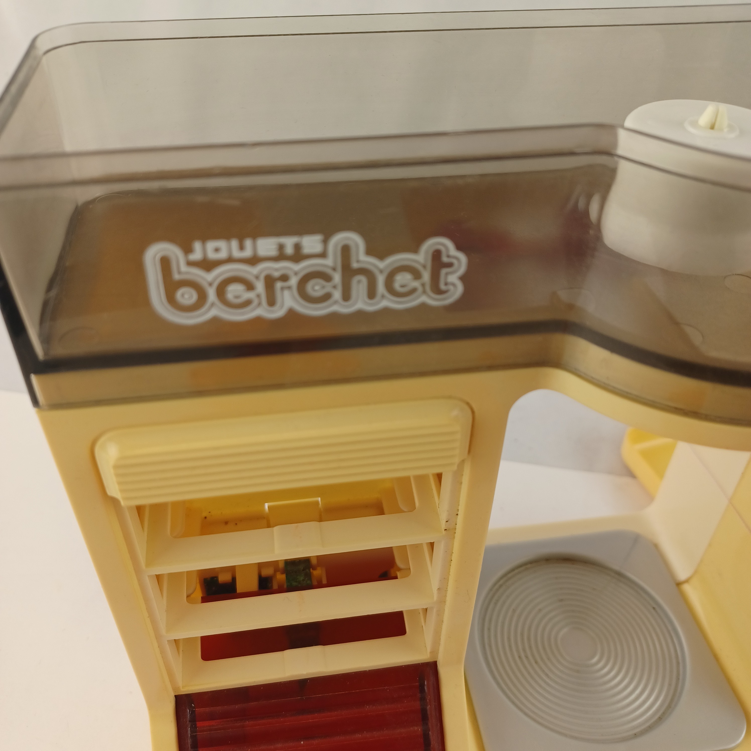 Voir photo 10 de Set de jouets anciens Berchet avec cafetière à compartiments comprenant la tasse et deux cuillères et son moulin à café de 1979 vintage Set de jouets anciens Berchet avec cafetière à compartiments comprenant la tasse et deux cuillères et son moulin à café de 1979 vintage reconditionné photo 10