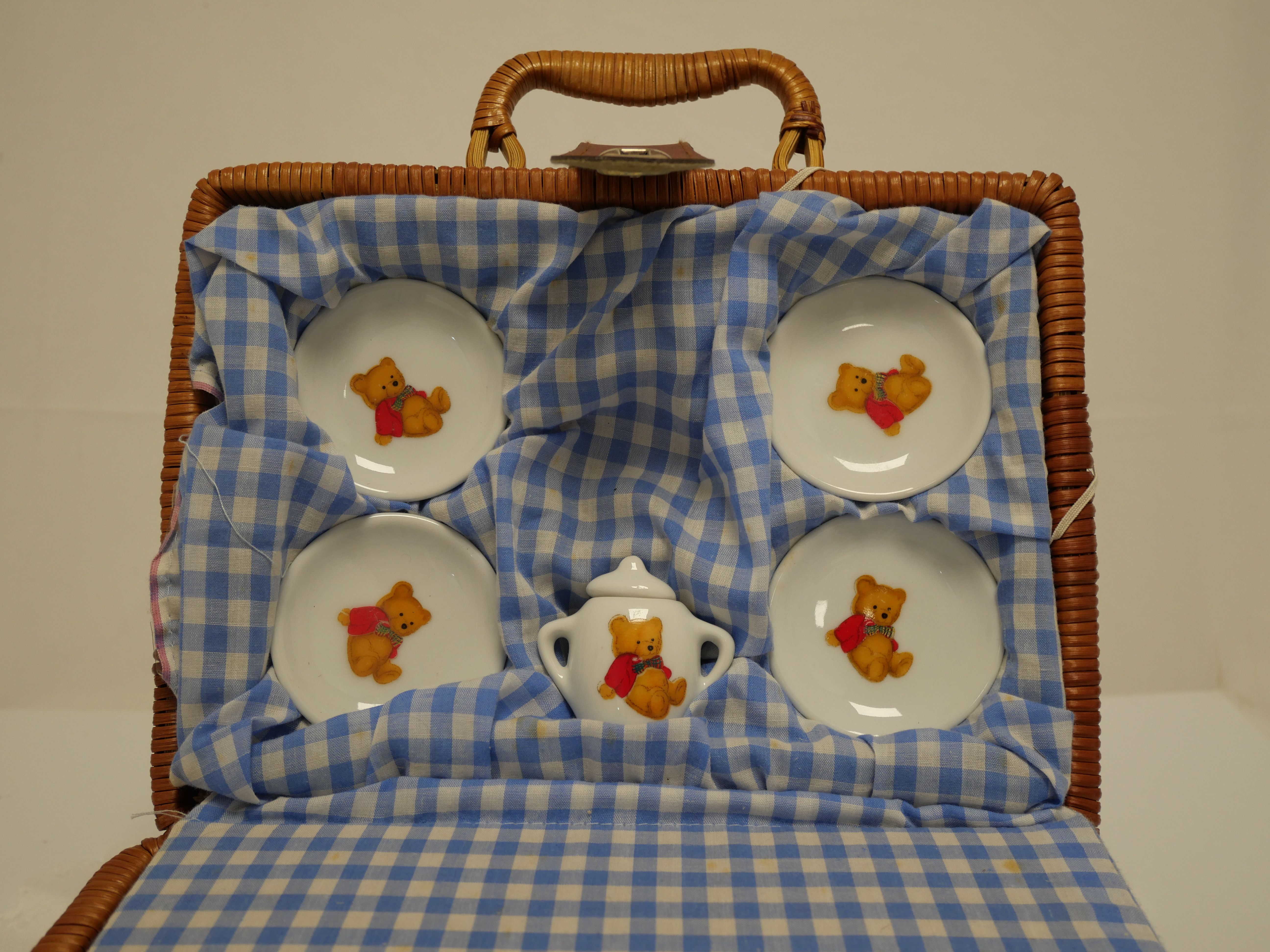 Voir photo 4 de Set de pique-nique / service à thé miniature pour enfant Set de pique-nique / service à thé miniature pour enfant reconditionné photo 4