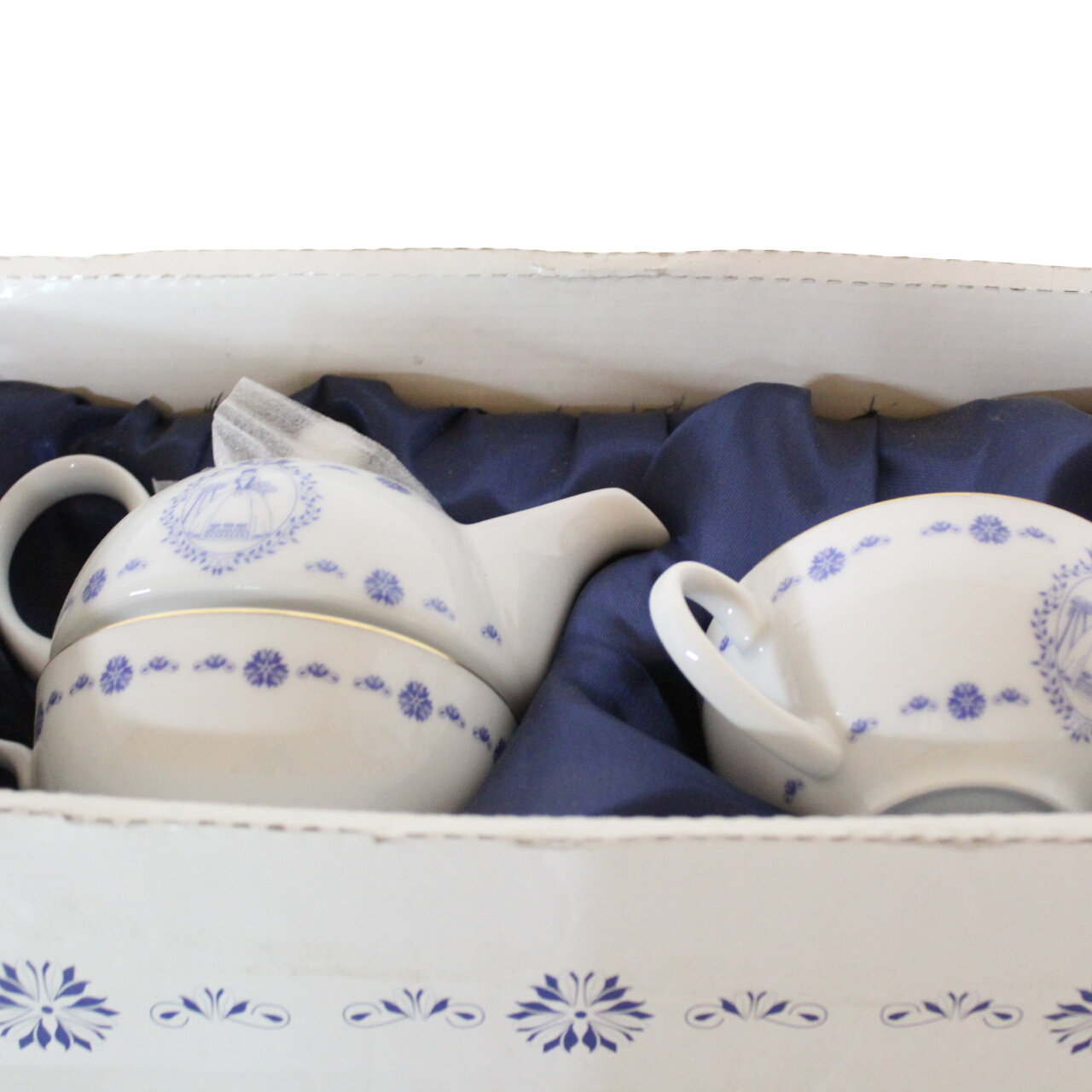 Set en céramique théière et 2 bols bulle Duchesse Très bon état - 10,00 € Set en céramique théière et 2 bols bulle Duchesse Très bon état reconditionné disponible sur Label Emmaüs