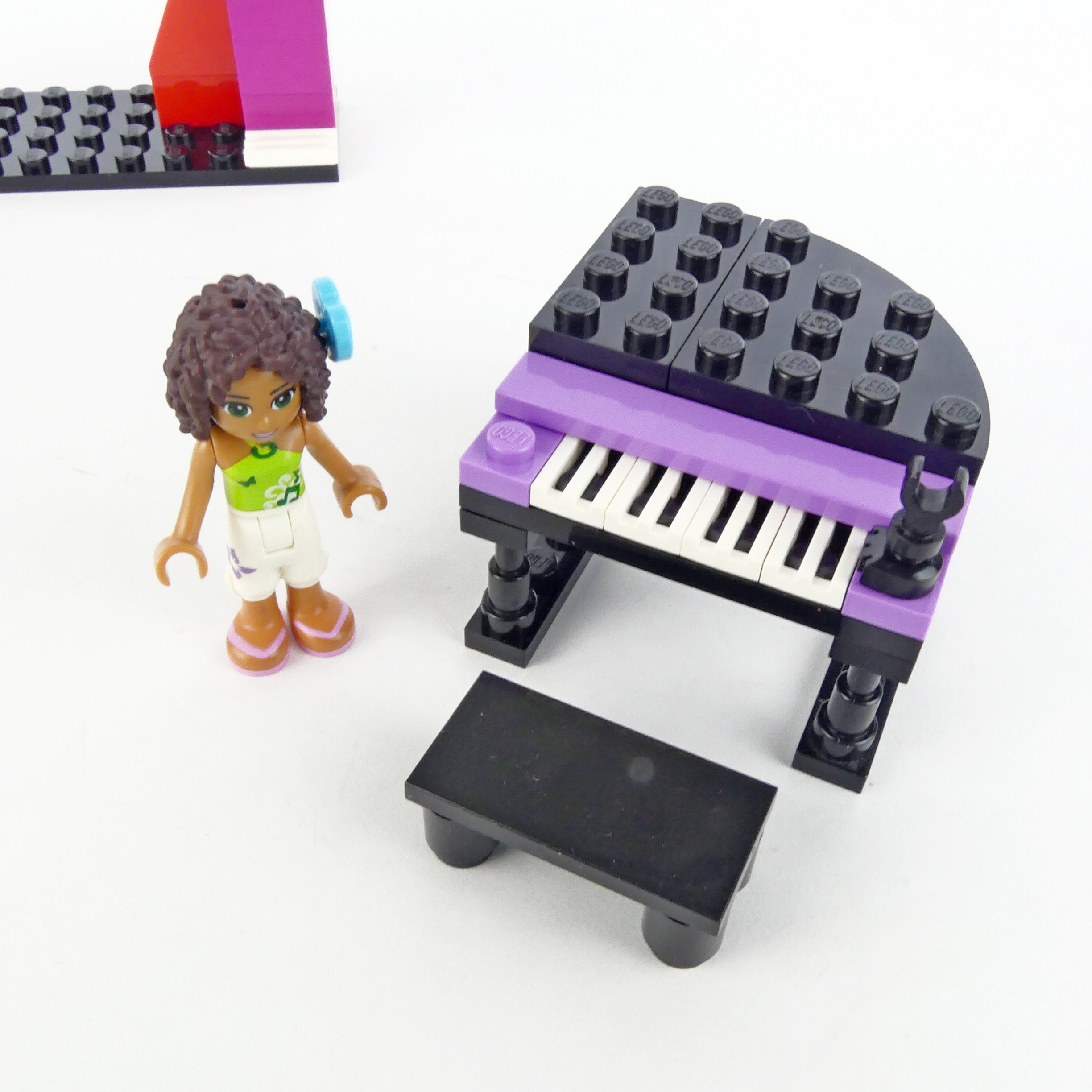 Voir photo 2 de Set Lego Friends N° 3932 : le concert d'Andréa Set Lego Friends N° 3932 : le concert d'Andréa Très bon état reconditionné photo 2