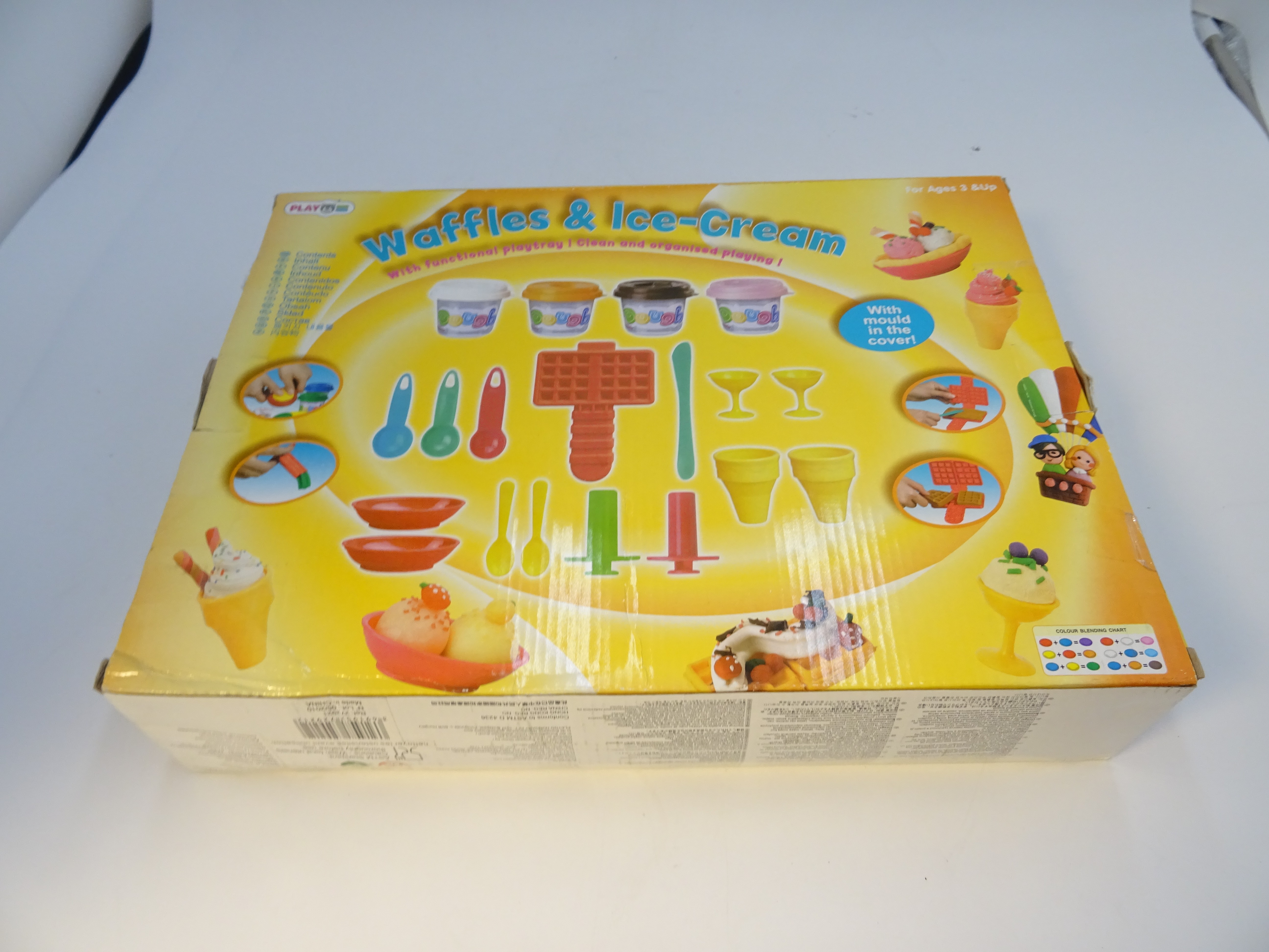 Voir photo 2 de Set pâte à modeler gaufres et glaces. Set pâte à modeler gaufres et glaces. Parfait état reconditionné photo 2