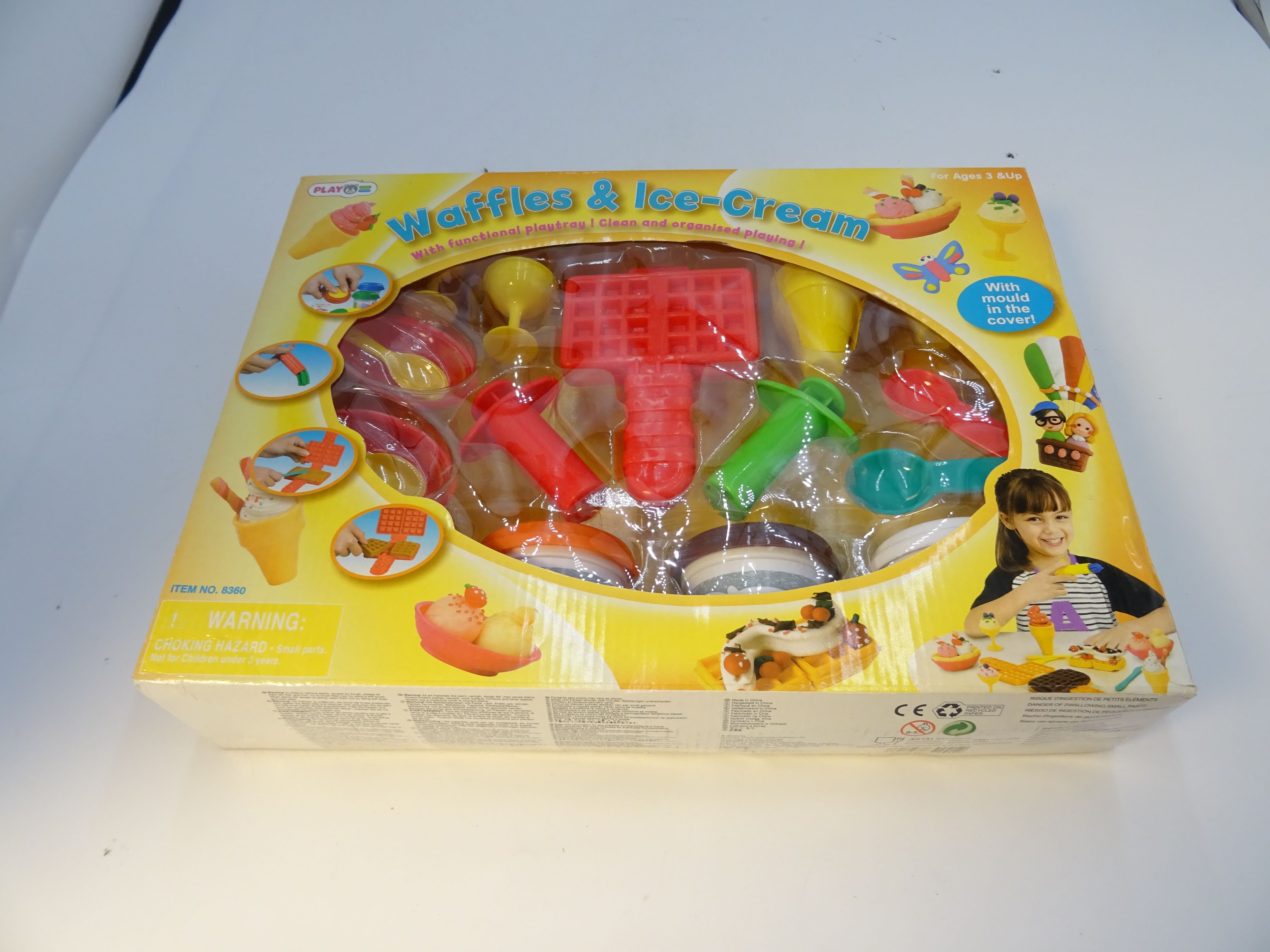 Voir photo 4 de Set pâte à modeler gaufres et glaces. Set pâte à modeler gaufres et glaces. Parfait état reconditionné photo 4