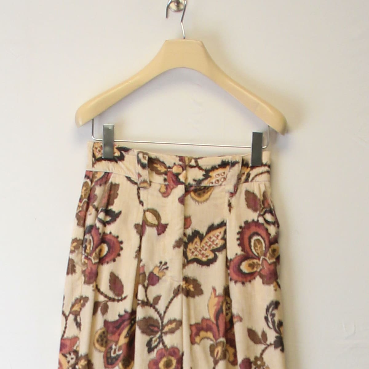 Voir photo 2 de Sezane - pantalon en coton - taille 34 Sezane - pantalon en coton - taille 34 Très bon état reconditionné photo 2