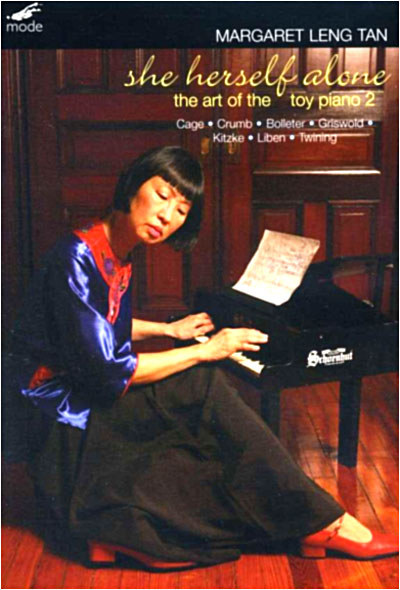 She herself alone - The art ot the toy piano 2 État correct reconditionné disponible sur Fnac