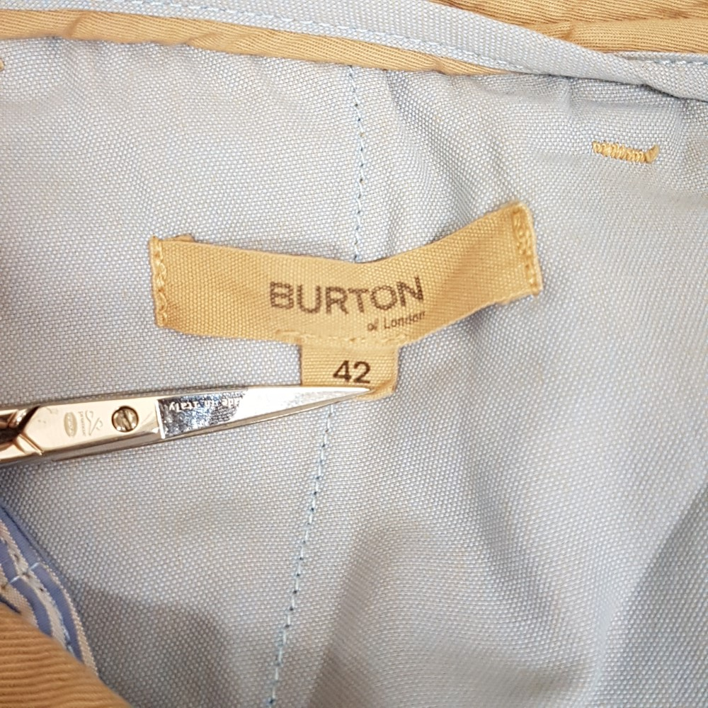 Voir photo 8 de Short beige - BURTON - Taille 42 Short beige - BURTON - Taille 42 Très bon état reconditionné photo 8
