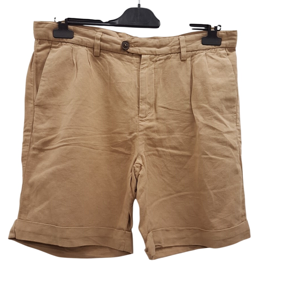 Short beige - BURTON - Taille 42 Très bon état - 14,00 € Short beige - BURTON - Taille 42 Très bon état reconditionné disponible sur Label Emmaüs