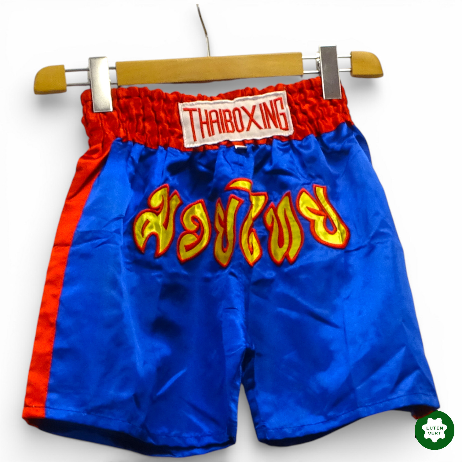 Acheter Short boxe thaï / muaythai M d'occasion THAIBOXING - Dès 15 ans | Ref 12896 Bon état - 15,00 € Short boxe thaï / muaythai M d'occasion THAIBOXING - Dès 15 ans | Ref 12896 Bon état reconditionné disponible sur Label Emmaüs