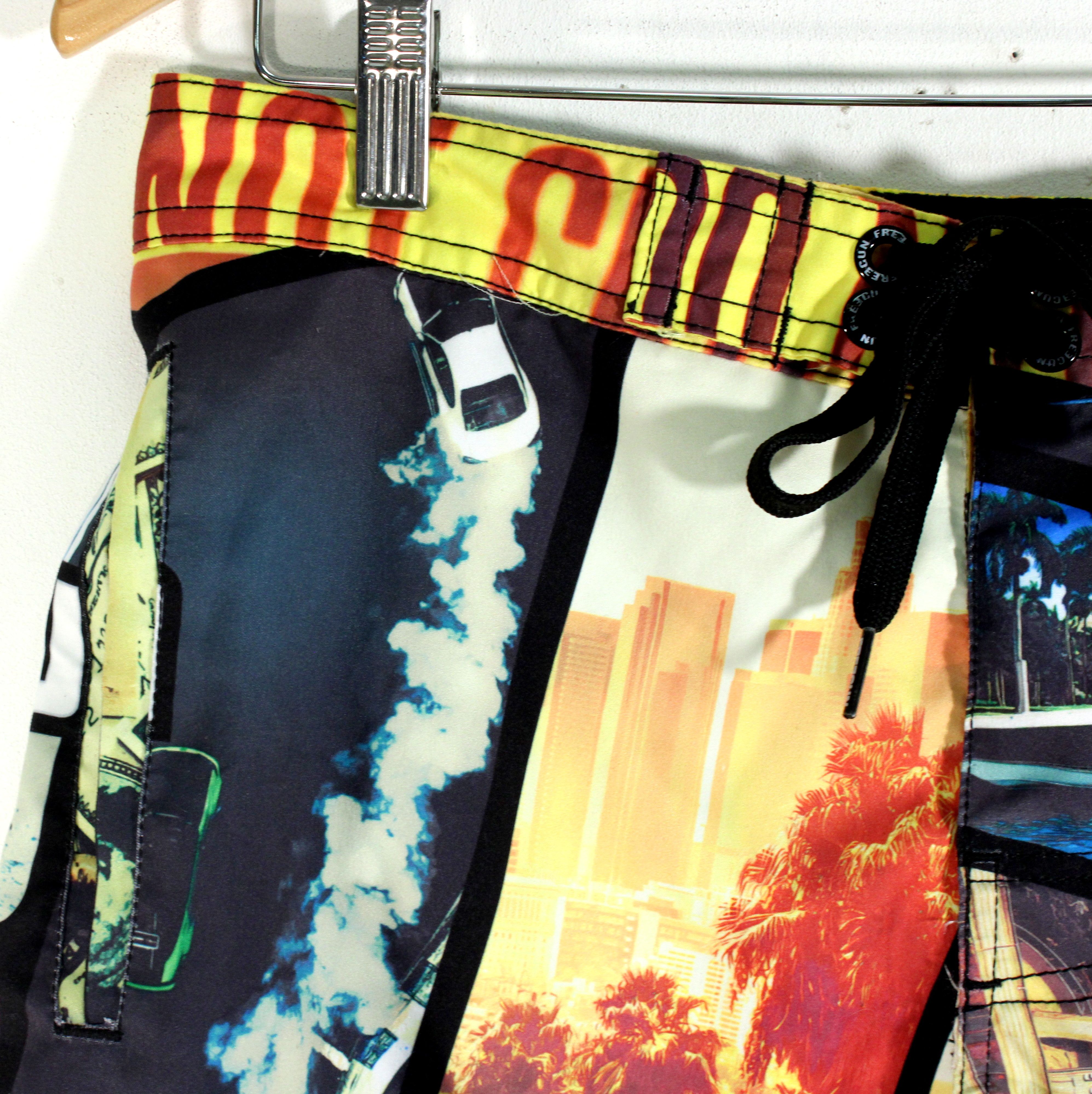 Voir photo 4 de Short De Bain Homme Noir & Jaune FREEGUN Taille S Short De Bain Homme Noir & Jaune FREEGUN Taille S Parfait état reconditionné photo 4