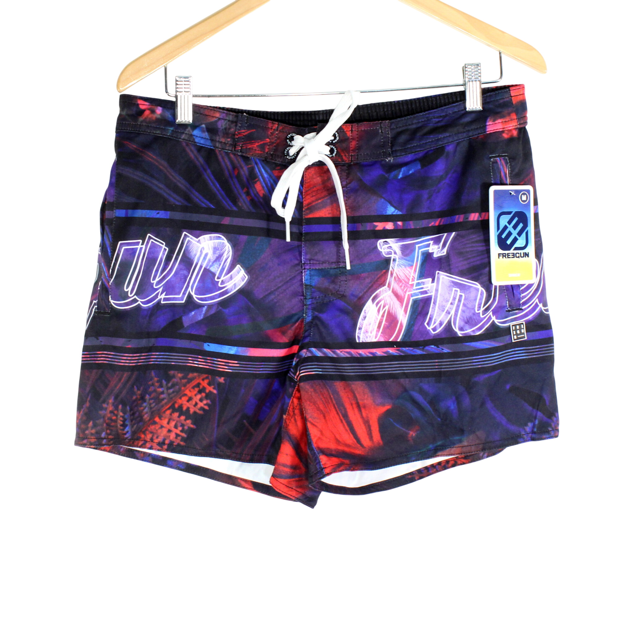 Acheter Short De Bain Homme Noir & Violet FREEGUN Taille M Parfait état - 10,00 € Short De Bain Homme Noir & Violet FREEGUN Taille M Parfait état reconditionné disponible sur Label Emmaüs
