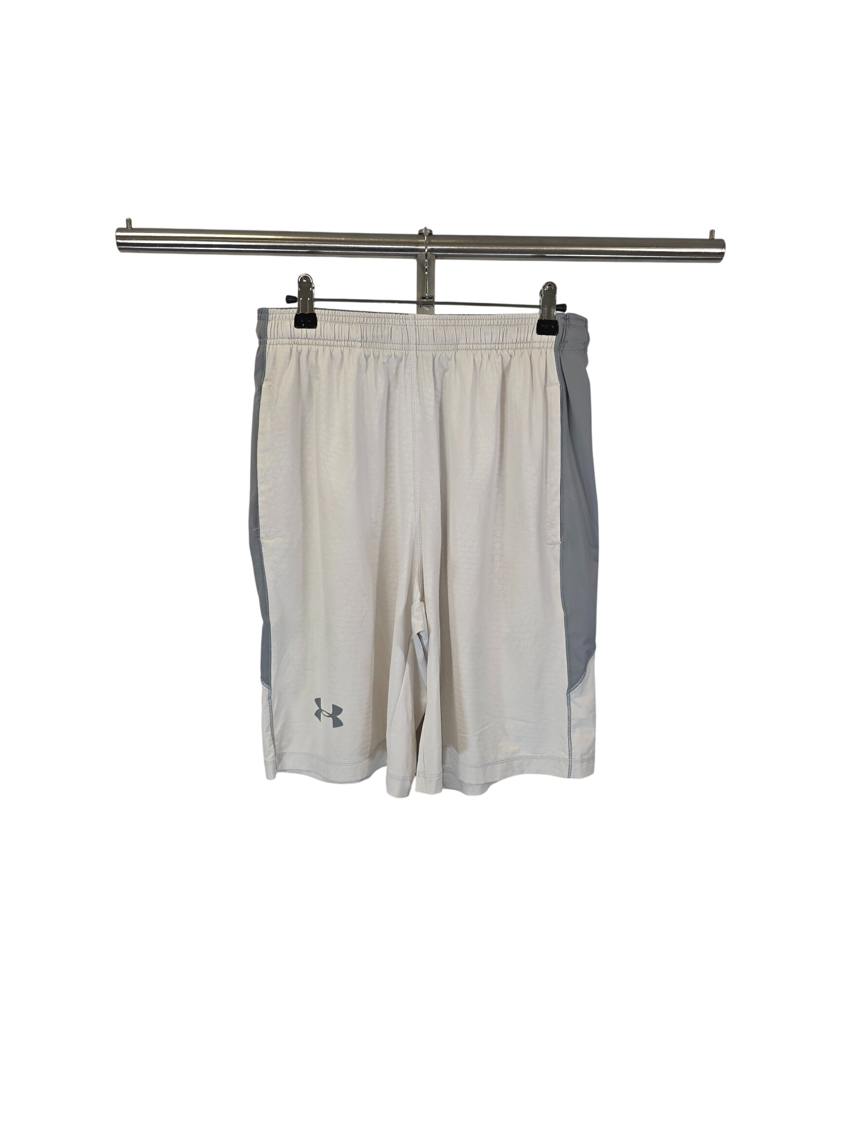 Short de sport blanc Under Armour loose fit taille élastique basketball Très bon état - 10,00 € Short de sport blanc Under Armour loose fit taille élastique basketball Très bon état reconditionné disponible sur Label Emmaüs