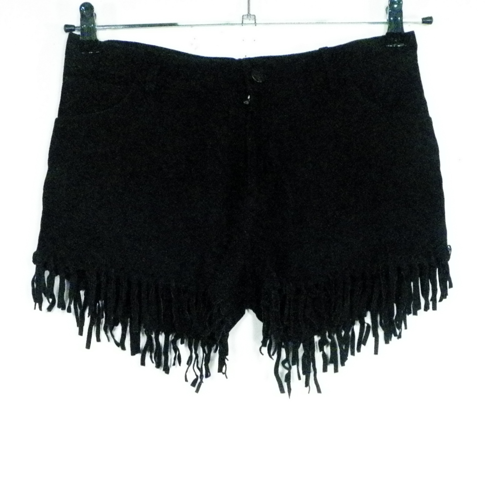 Acheter Short Femme En Cuir Noir REIKO Taille M Bon état - 10,50 € Short Femme En Cuir Noir REIKO Taille M Bon état reconditionné disponible sur Label Emmaüs