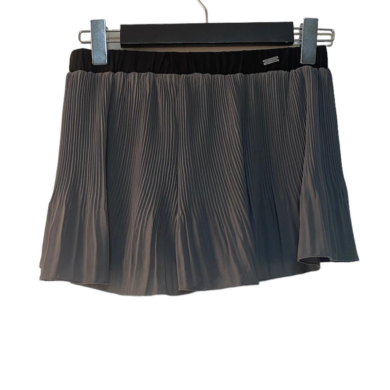 Acheter Short Femme - Mismash - M Parfait état - 11,00 € Short Femme - Mismash - M Parfait état reconditionné disponible sur Label Emmaüs