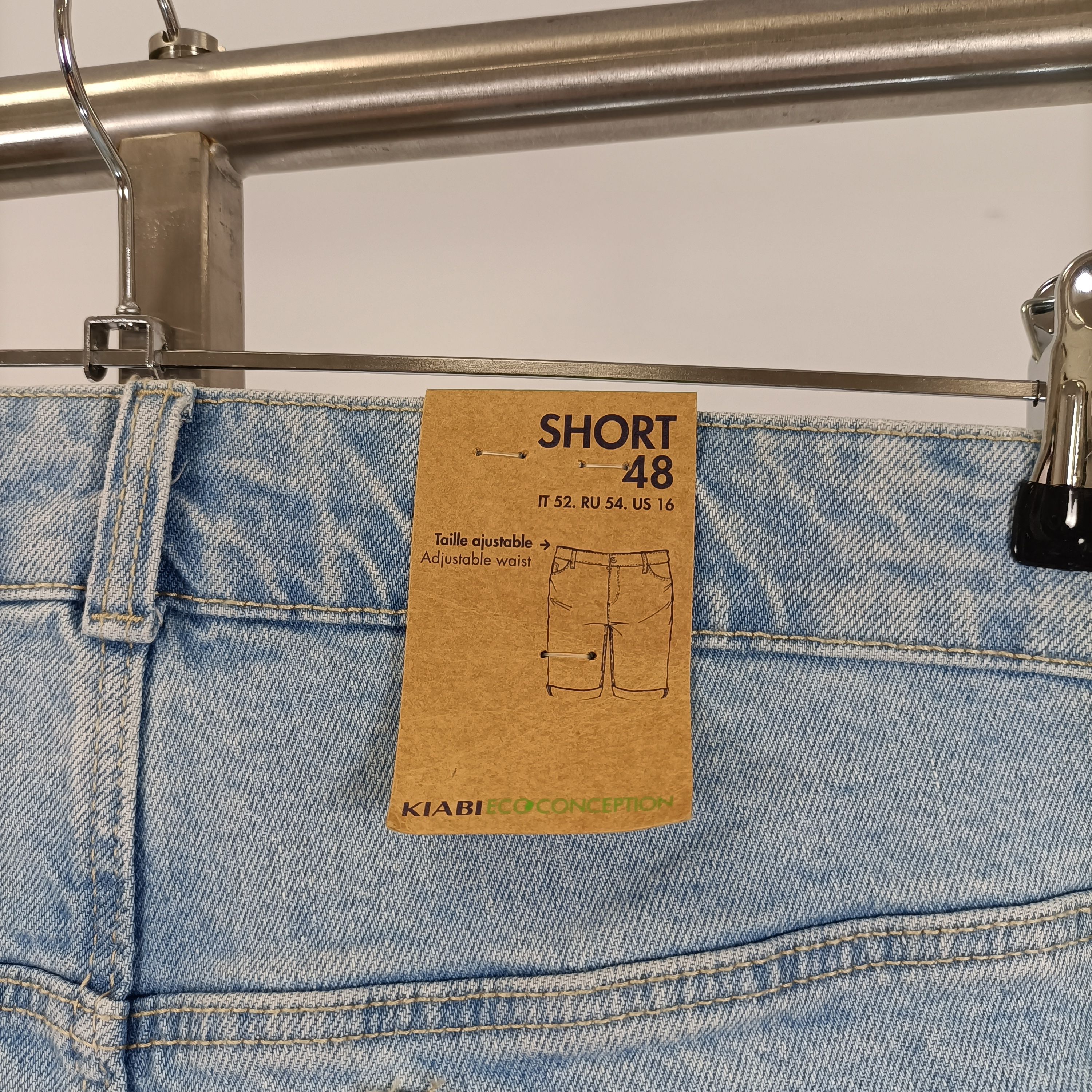 Voir photo 8 de Short jean Kiabi bleu clair taille 48 denim coton éco-conception A3694 Short jean Kiabi bleu clair taille 48 denim coton éco-conception A3694 Parfait état reconditionné photo 8