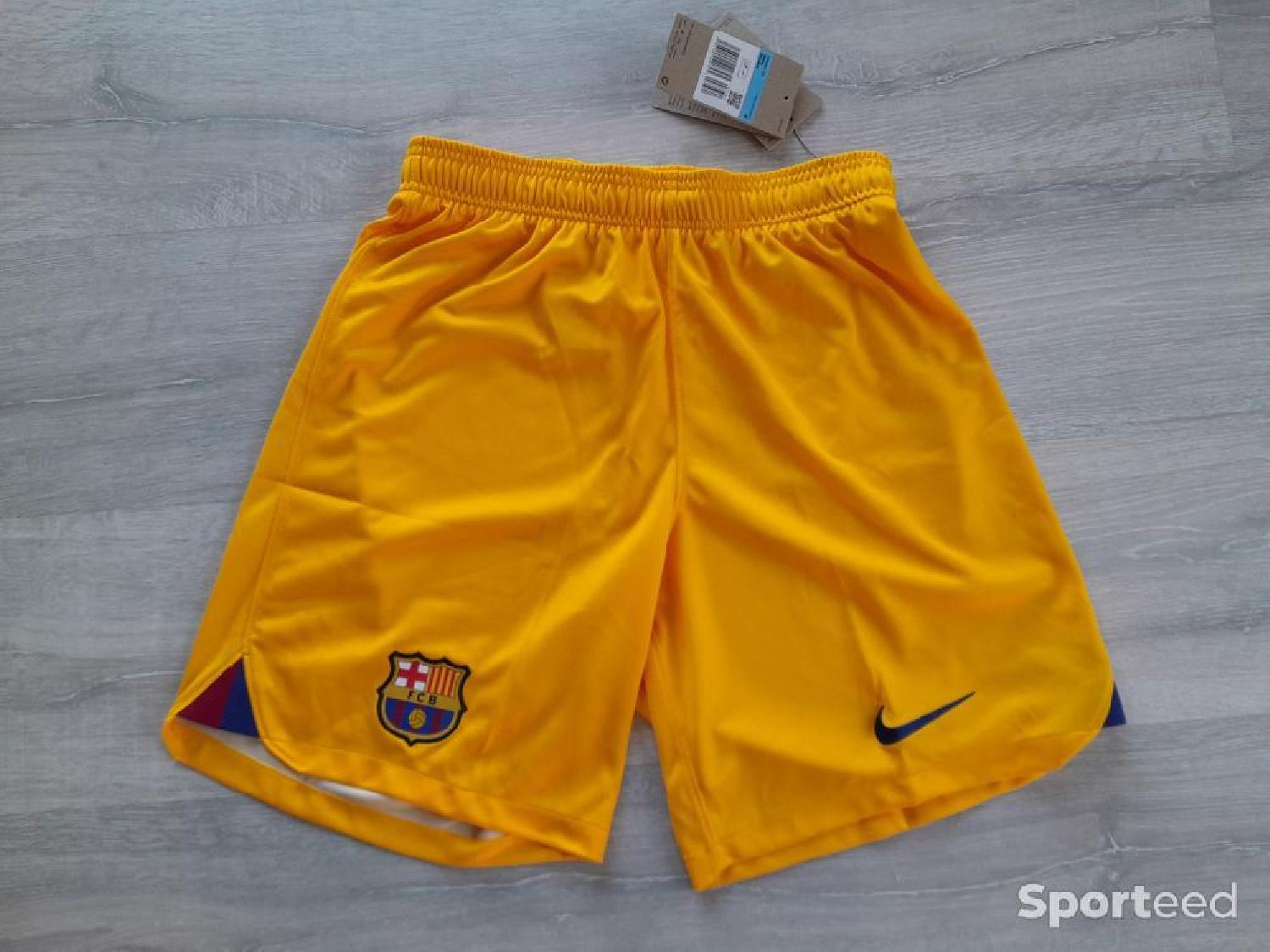 Short Nike FCB Comme neuf (c'est déjà la condition standard) Nike reconditionné disponible sur Sporteed