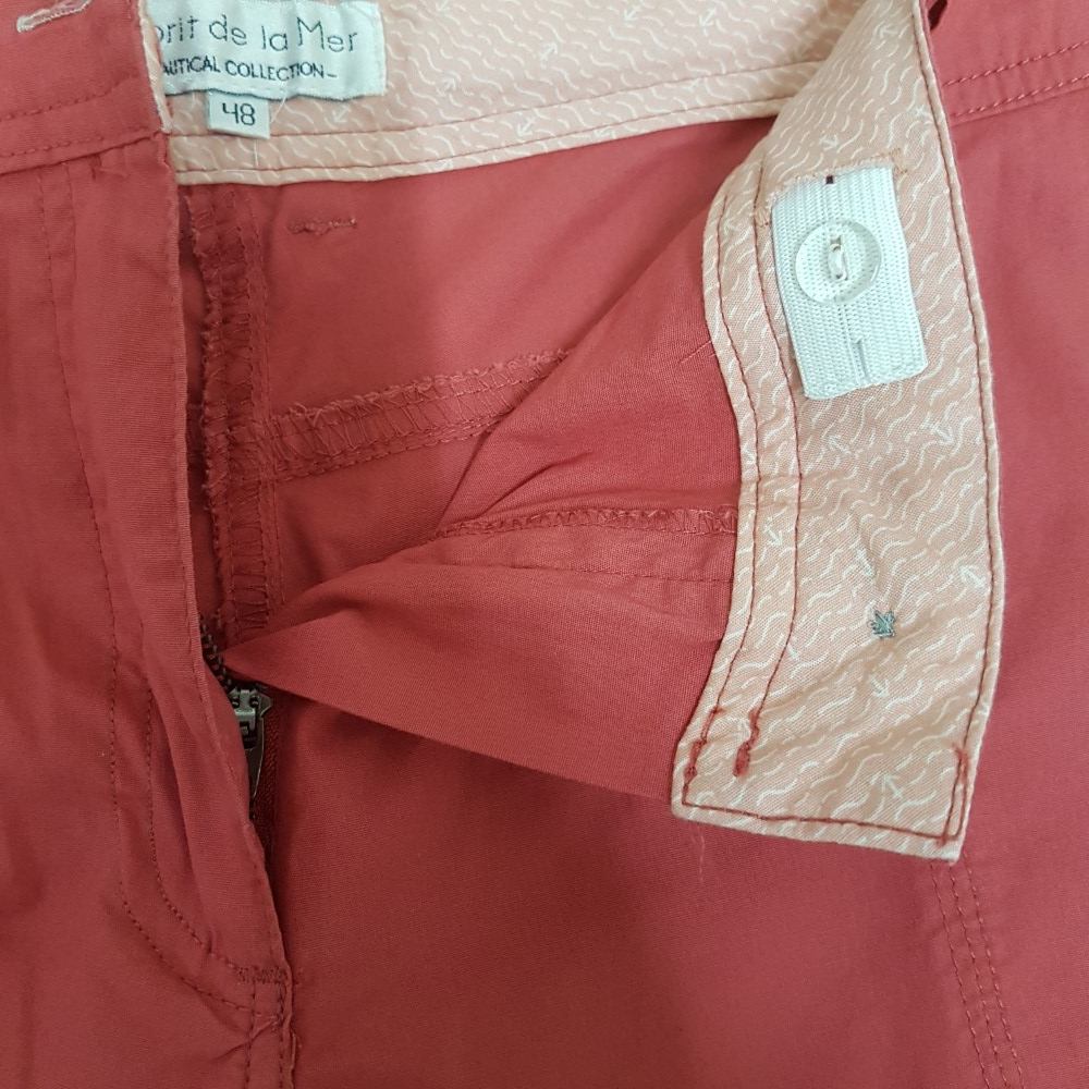Voir photo 5 de Short rouge framboise - ESPRIT DE LA MER - Taille 48 Short rouge framboise - ESPRIT DE LA MER - Taille 48 Très bon état reconditionné photo 5