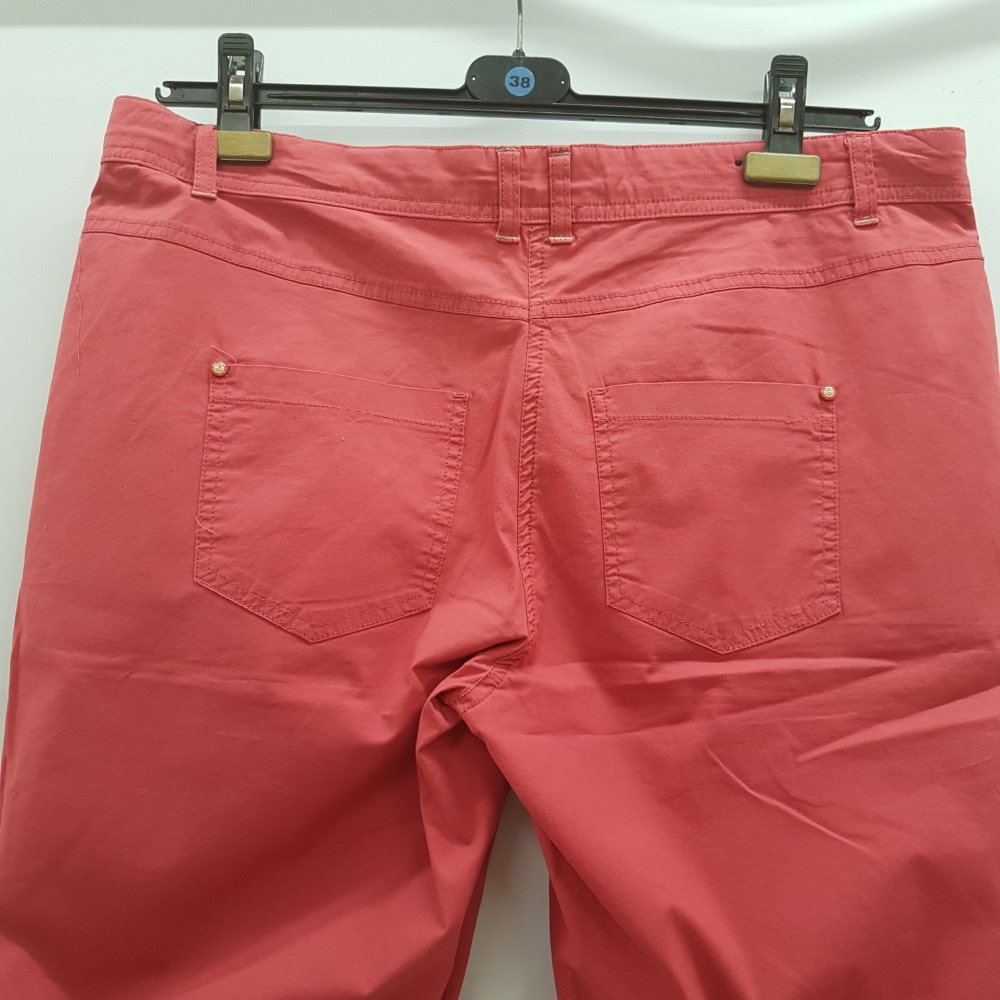 Voir photo 8 de Short rouge framboise - ESPRIT DE LA MER - Taille 48 Short rouge framboise - ESPRIT DE LA MER - Taille 48 Très bon état reconditionné photo 8