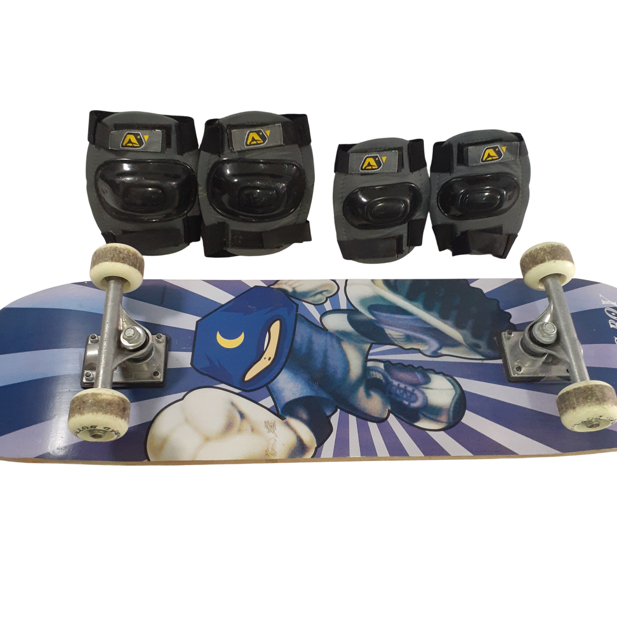 Acheter Skate freestyle Running boy avec housse de protection genouillères et coudières Bon état - 30,00 € Skate freestyle Running boy avec housse de protection genouillères et coudières Bon état reconditionné disponible sur Label Emmaüs