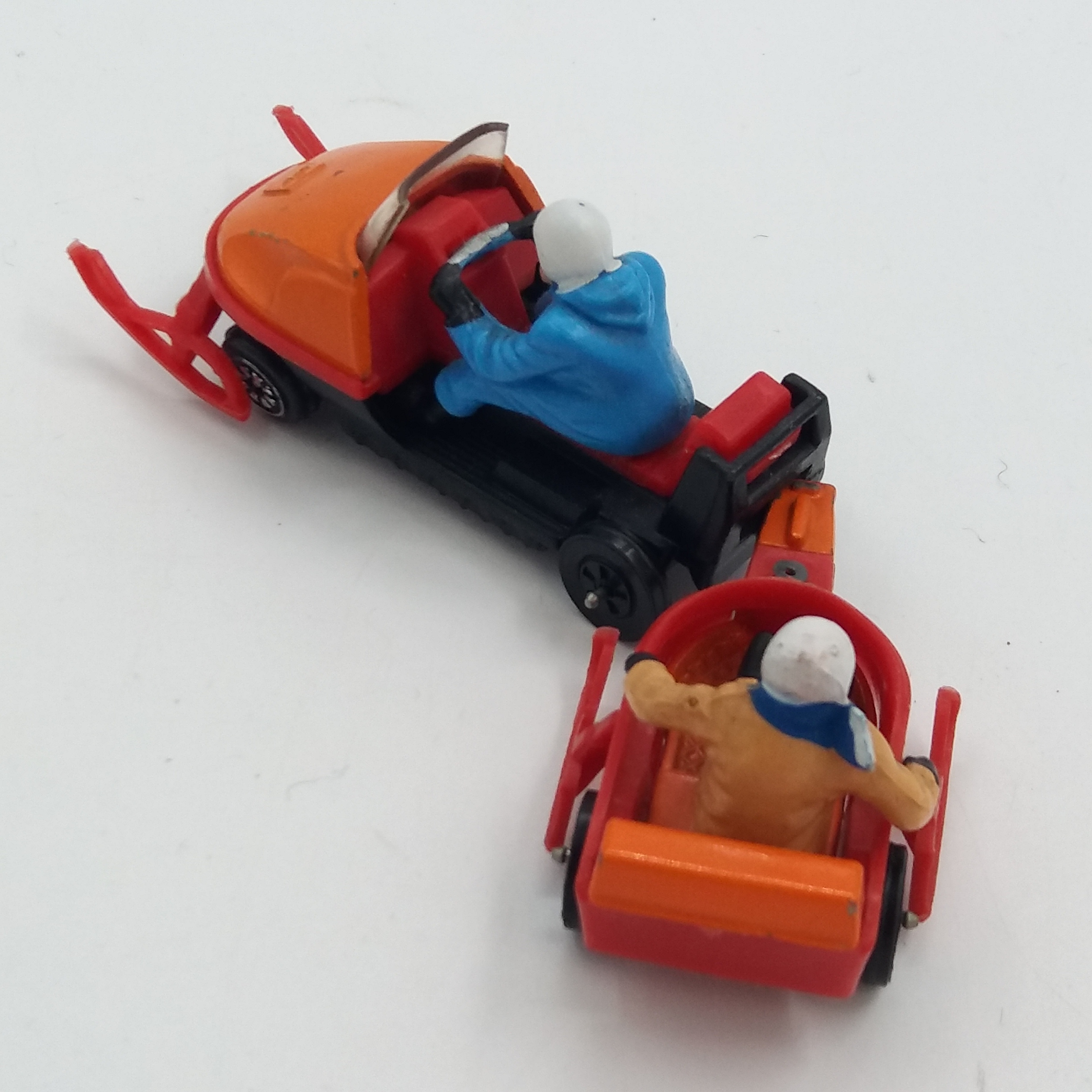 Voir photo 2 de Ski daddler snowmodil and trailer. Corgi Juniors Whizzwheels orange 1978 Grande Bretagne. Ski daddler snowmodil and trailer. Corgi Juniors Whizzwheels orange 1978 Grande Bretagne. Bon état reconditionné photo 2