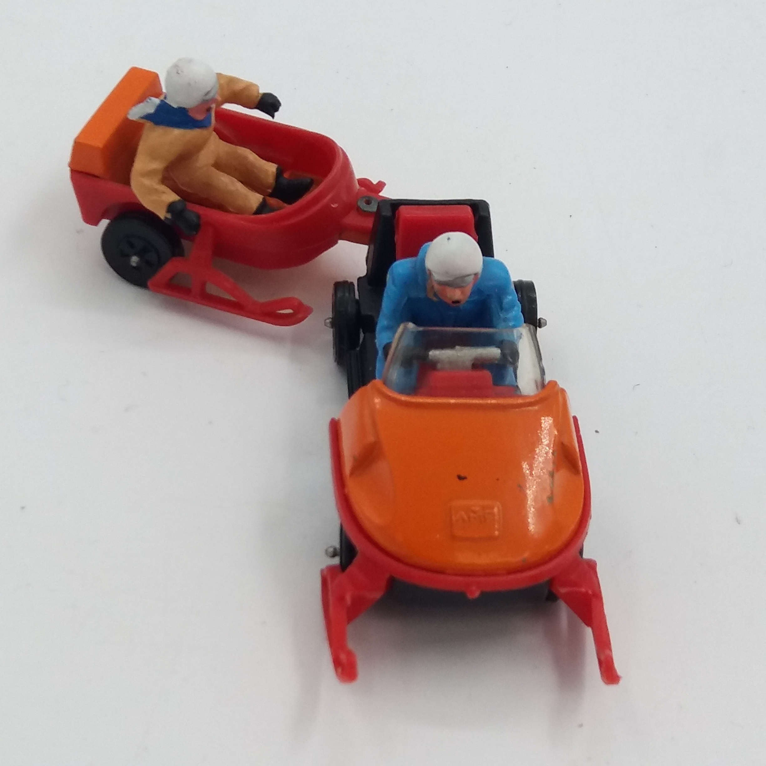 Voir photo 3 de Ski daddler snowmodil and trailer. Corgi Juniors Whizzwheels orange 1978 Grande Bretagne. Ski daddler snowmodil and trailer. Corgi Juniors Whizzwheels orange 1978 Grande Bretagne. Bon état reconditionné photo 3