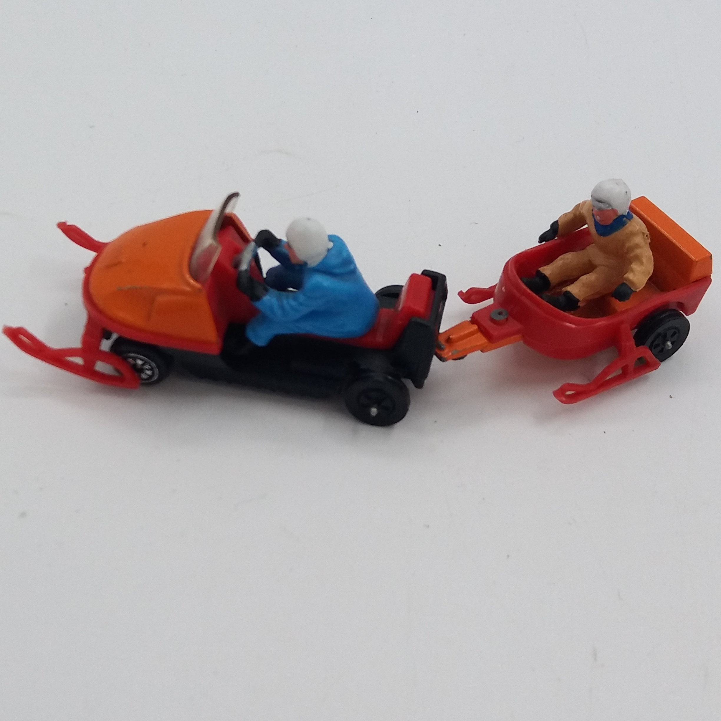 Voir photo 4 de Ski daddler snowmodil and trailer. Corgi Juniors Whizzwheels orange 1978 Grande Bretagne. Ski daddler snowmodil and trailer. Corgi Juniors Whizzwheels orange 1978 Grande Bretagne. Bon état reconditionné photo 4