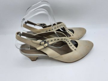 Acheter Sling Back ANNE FLAVIE beiges de seconde main - 15,00 € | Dero Sling Back ANNE FLAVIE beiges de seconde main N/A reconditionné disponible sur Claquettes Market | Dero