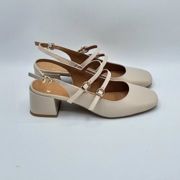 Acheter Slingback Eram beige de seconde main État correct - 30,00 € Slingback Eram beige de seconde main État correct Eram reconditionné disponible sur Claquettes Market
