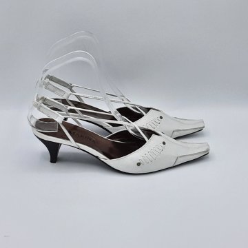 Slingback San Marina blanc de seconde main - 20,00 € Slingback San Marina blanc de seconde main San Marina reconditionné disponible sur Claquettes Market