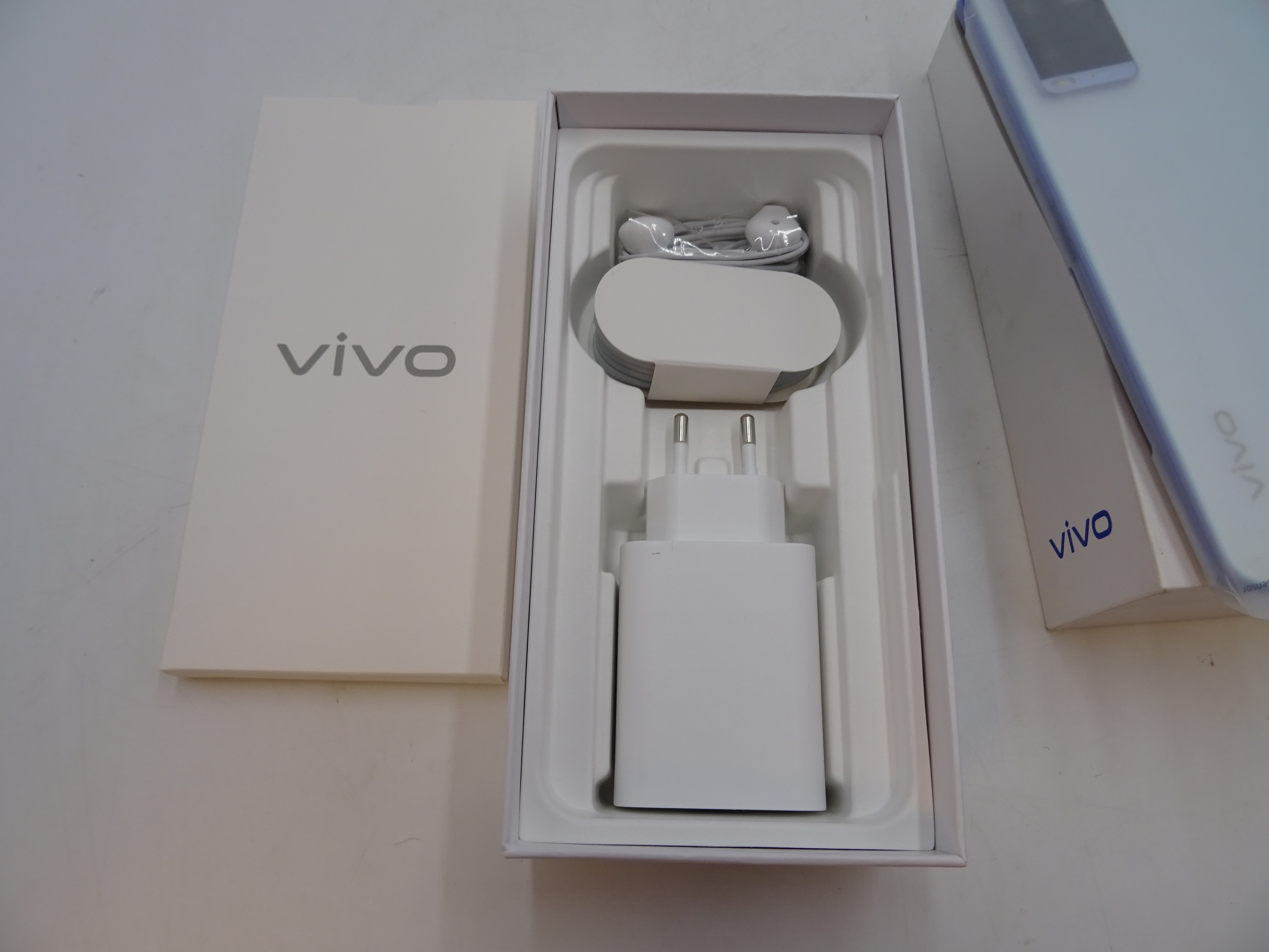 Voir photo 3 de Smartphone Vivo y21 d'occasion. Smartphone Vivo y21 d'occasion. Très bon état reconditionné photo 3