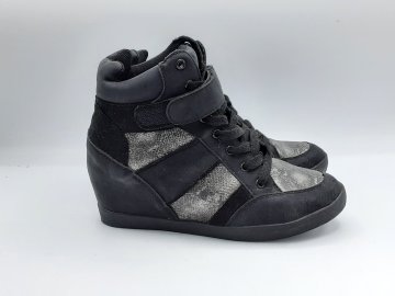 Acheter Sneakers Compensés de seconde main - 12,00 € | Dero Sneakers Compensés de seconde main N/A reconditionné disponible sur Claquettes Market | Dero