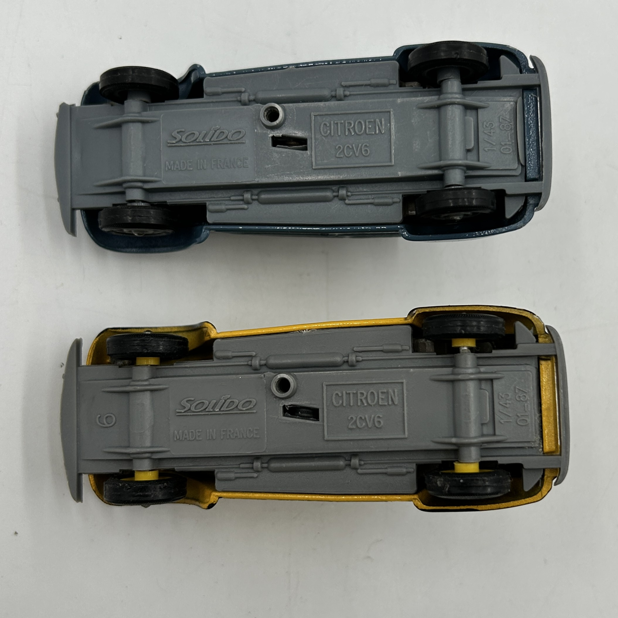 Voir photo 10 de Solido 2CV jaune + 2CV bleue 1/48 Solido 2CV jaune + 2CV bleue 1/48 État correct reconditionné photo 10