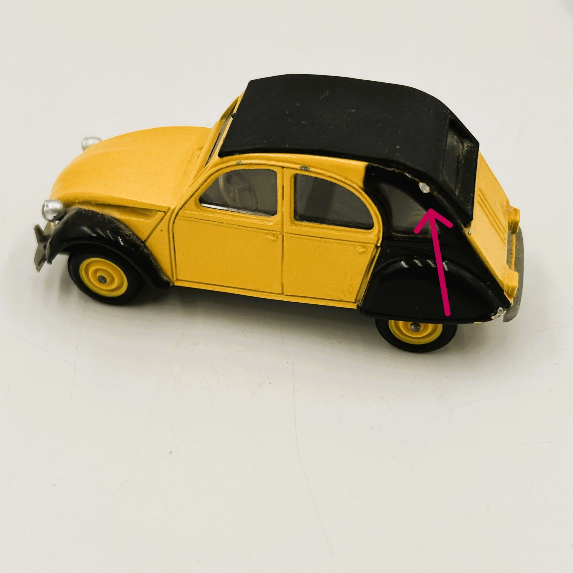 Voir photo 5 de Solido 2CV jaune + 2CV bleue 1/48 Solido 2CV jaune + 2CV bleue 1/48 État correct reconditionné photo 5