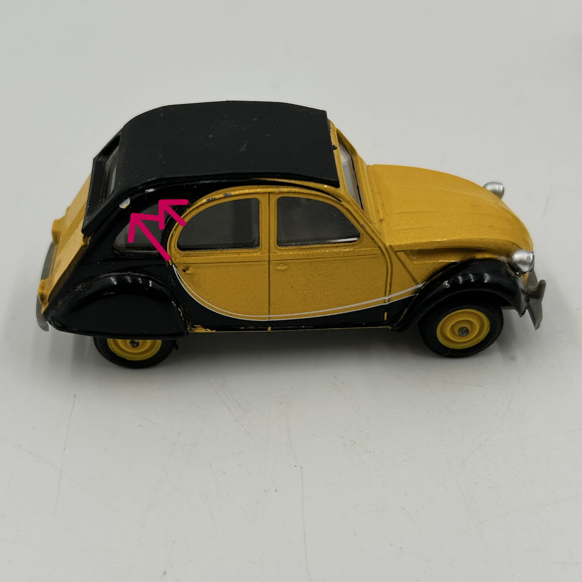 Voir photo 7 de Solido 2CV jaune + 2CV bleue 1/48 Solido 2CV jaune + 2CV bleue 1/48 État correct reconditionné photo 7