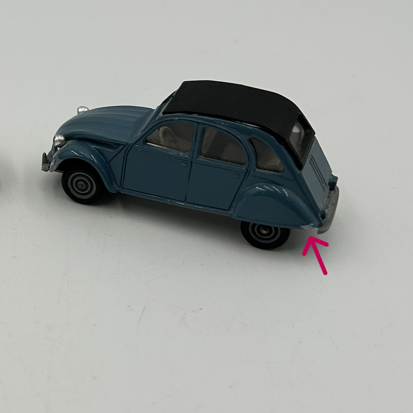 Voir photo 8 de Solido 2CV jaune + 2CV bleue 1/48 Solido 2CV jaune + 2CV bleue 1/48 État correct reconditionné photo 8